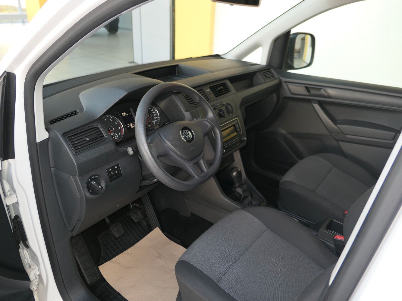 Fahrzeugabbildung Volkswagen Caddy Kasten TSI BMT*SHZ*el.FH*PDC*TOP Zustan