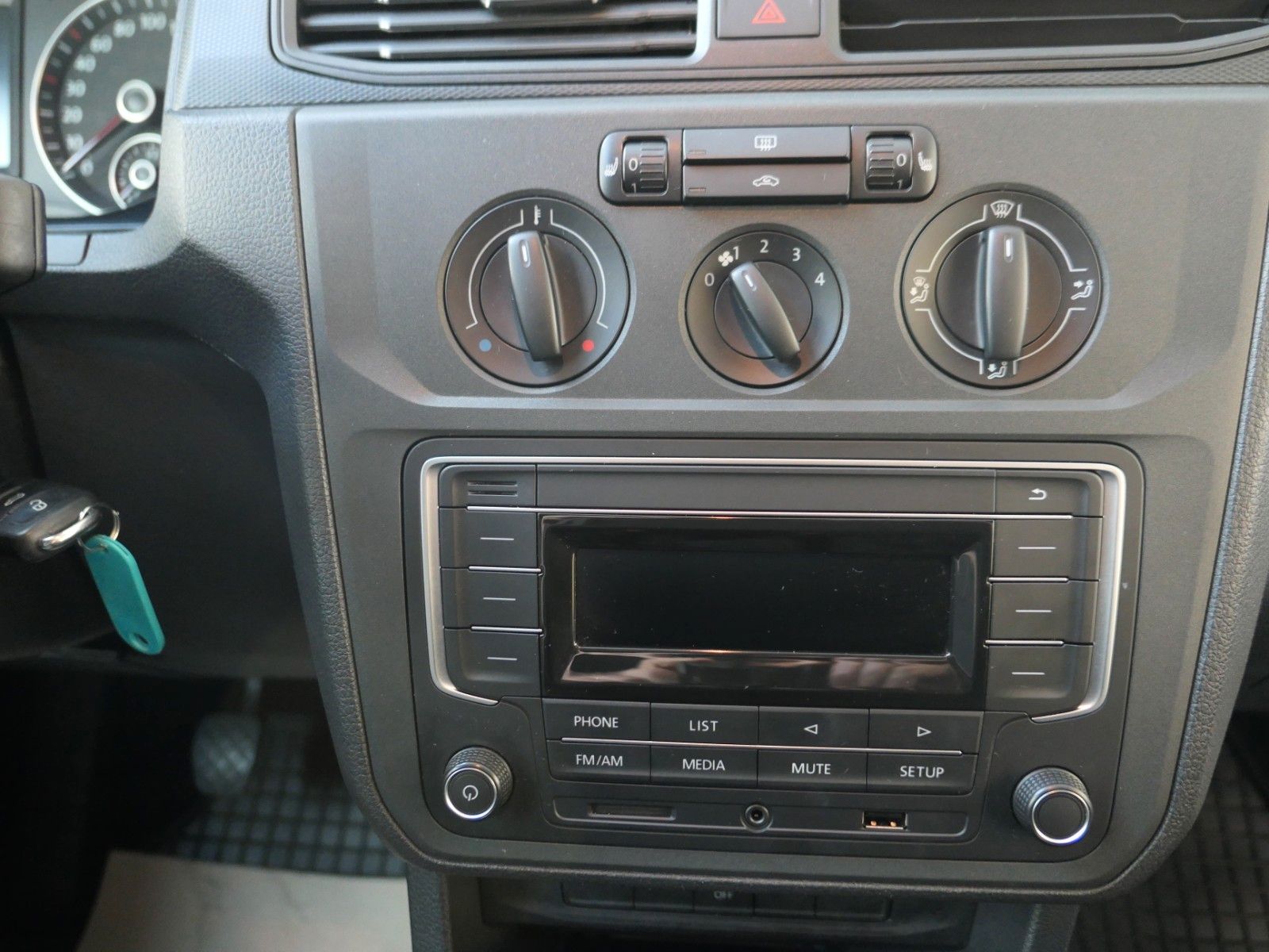 Fahrzeugabbildung Volkswagen Caddy Kasten TSI BMT*SHZ*el.FH*PDC*TOP Zustan