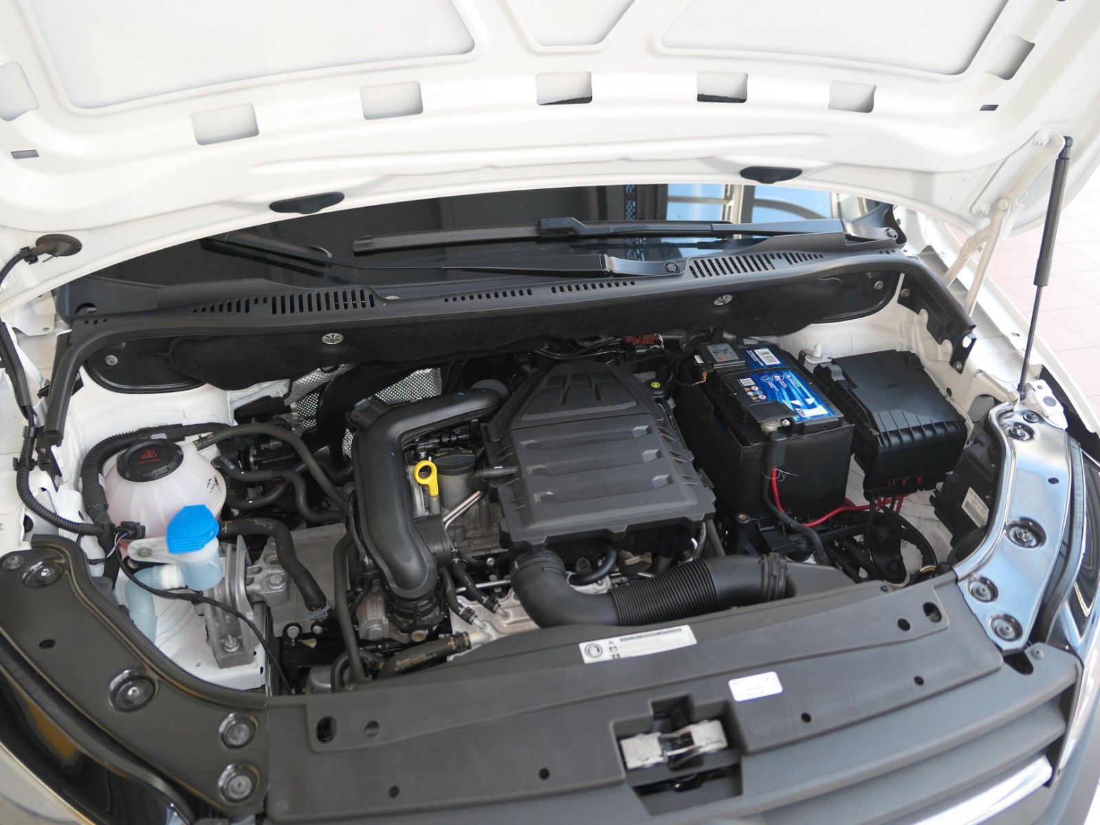 Fahrzeugabbildung Volkswagen Caddy Kasten TSI BMT*SHZ*el.FH*PDC*TOP Zustan