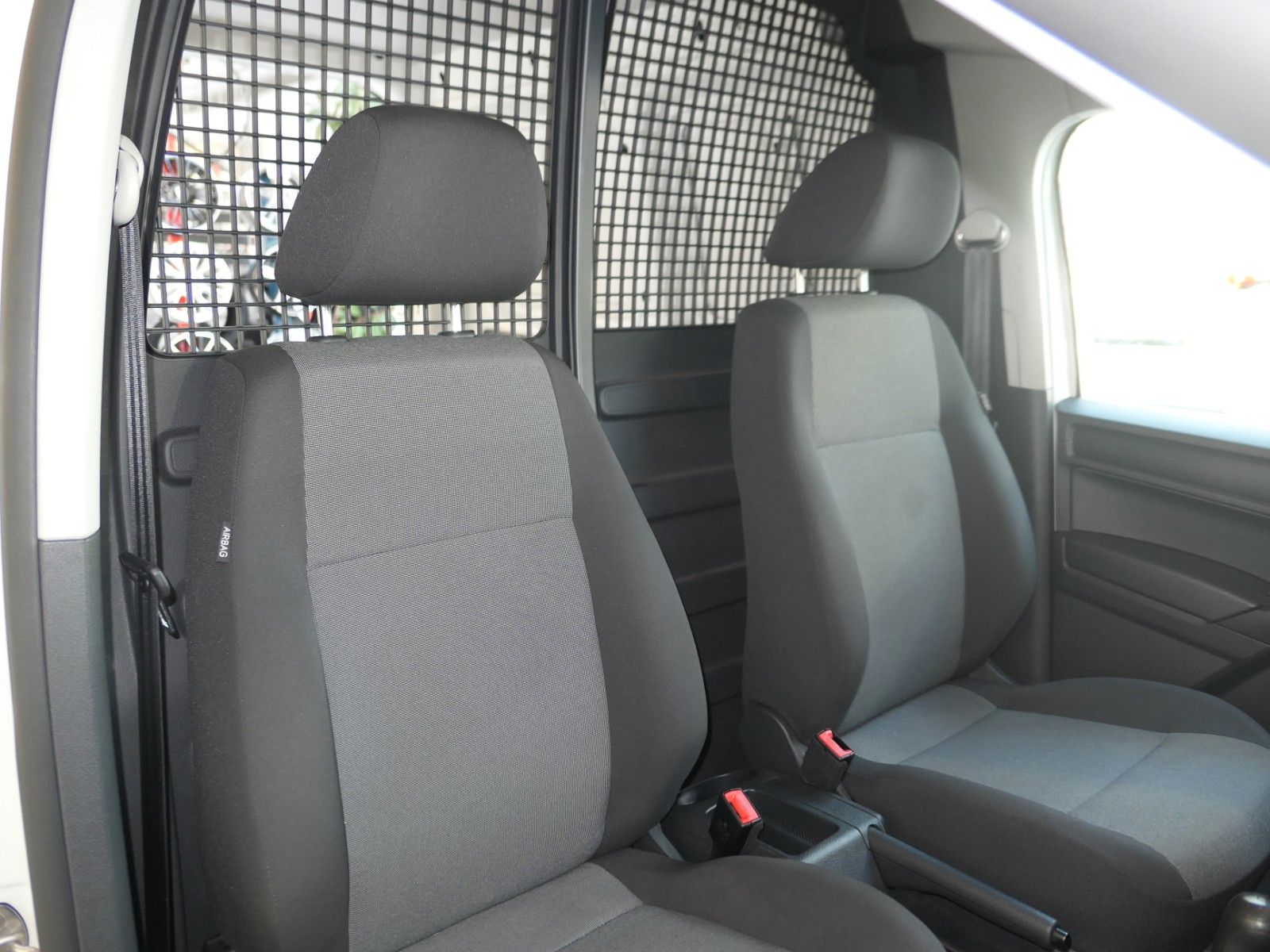 Fahrzeugabbildung Volkswagen Caddy Kasten TSI BMT*SHZ*el.FH*PDC*TOP Zustan