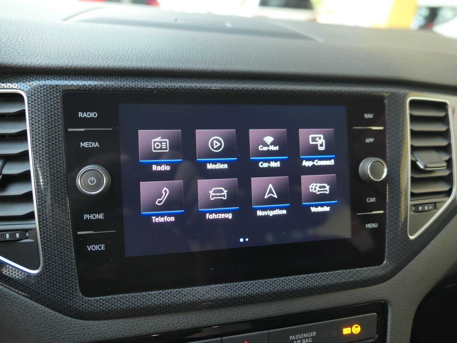 Fahrzeugabbildung Volkswagen Golf Sportsvan VII TSI*NAVI*APPCon*LM*SHZ*HU neu