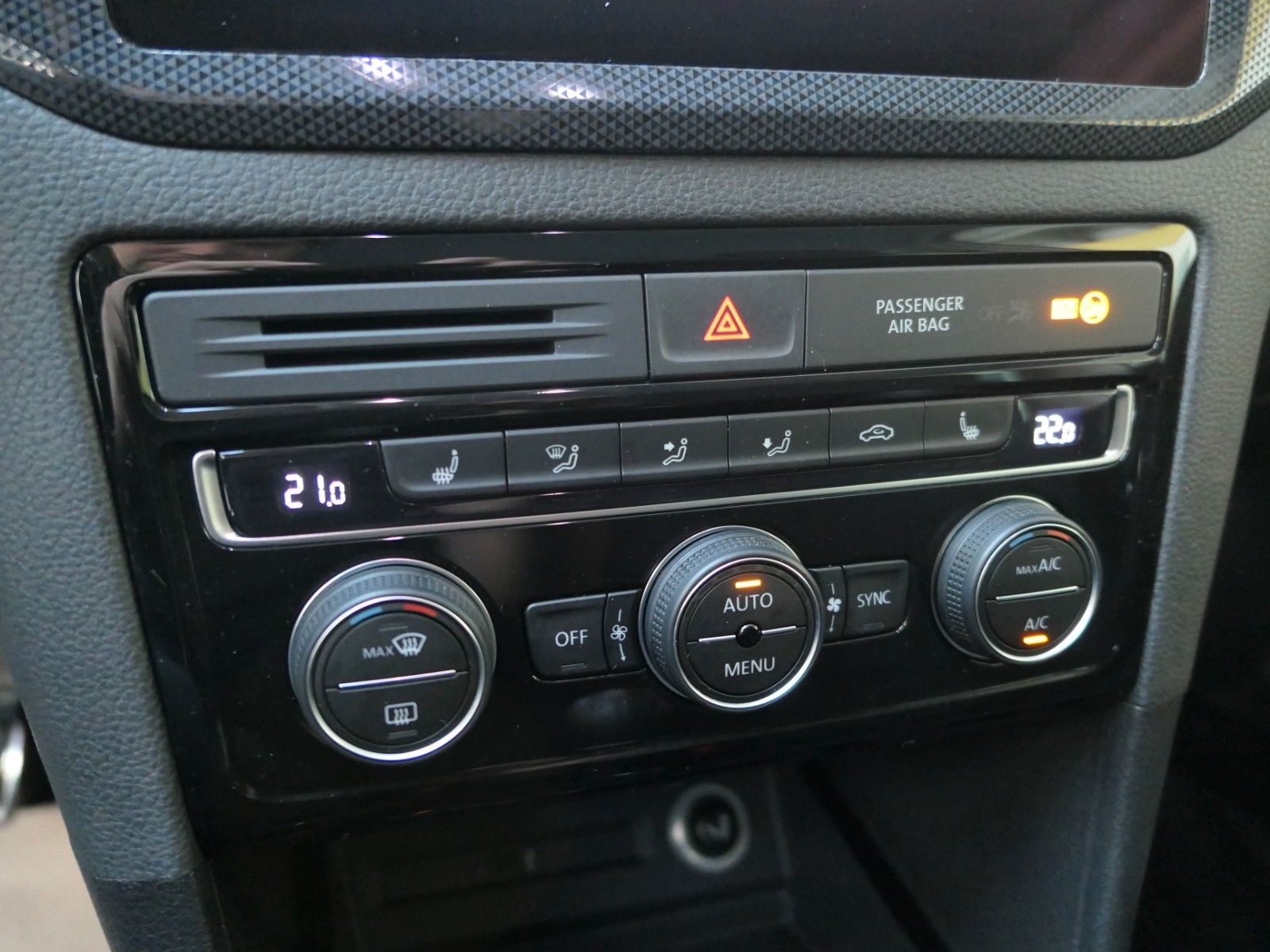 Fahrzeugabbildung Volkswagen Golf Sportsvan VII TSI*NAVI*APPCon*LM*SHZ*HU neu