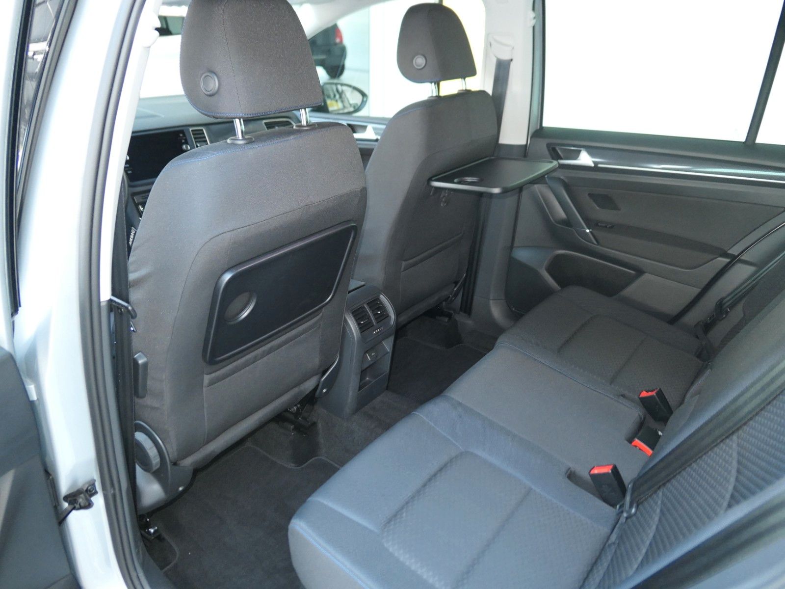 Fahrzeugabbildung Volkswagen Golf Sportsvan VII TSI*NAVI*APPCon*LM*SHZ*HU neu