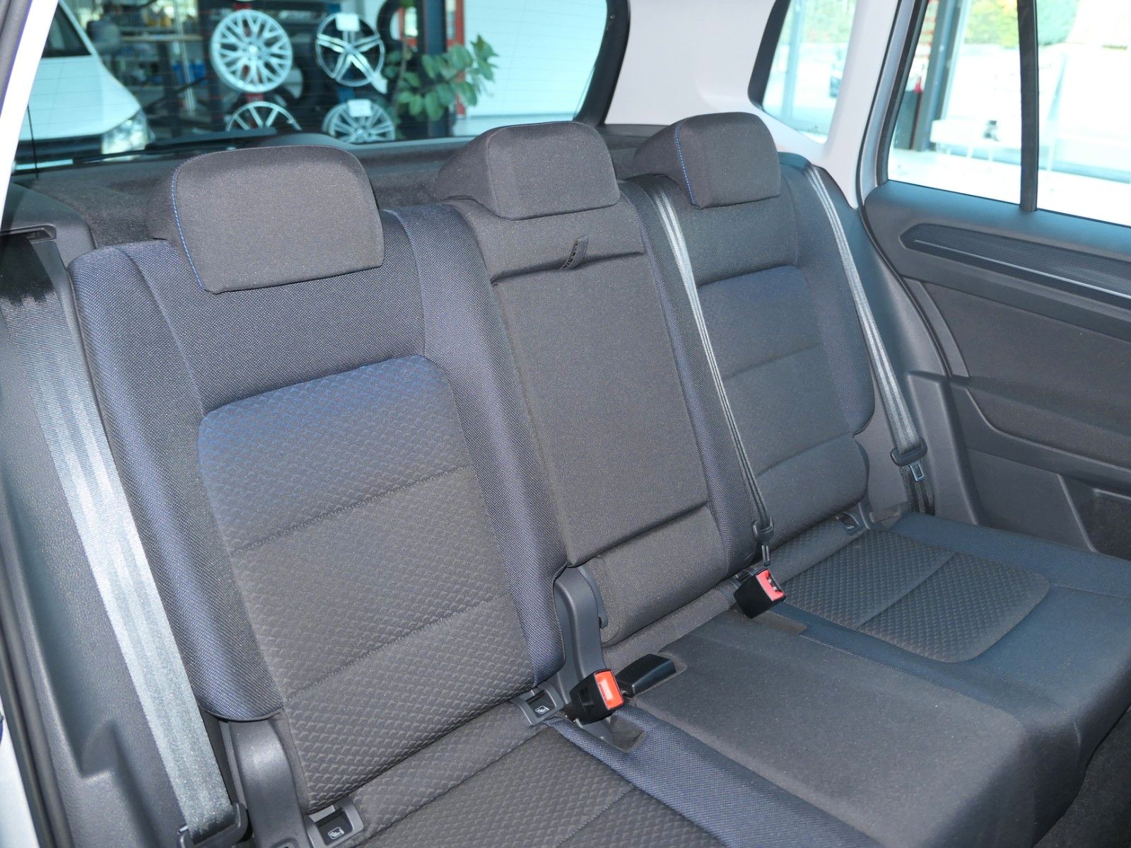 Fahrzeugabbildung Volkswagen Golf Sportsvan VII TSI*NAVI*APPCon*LM*SHZ*HU neu