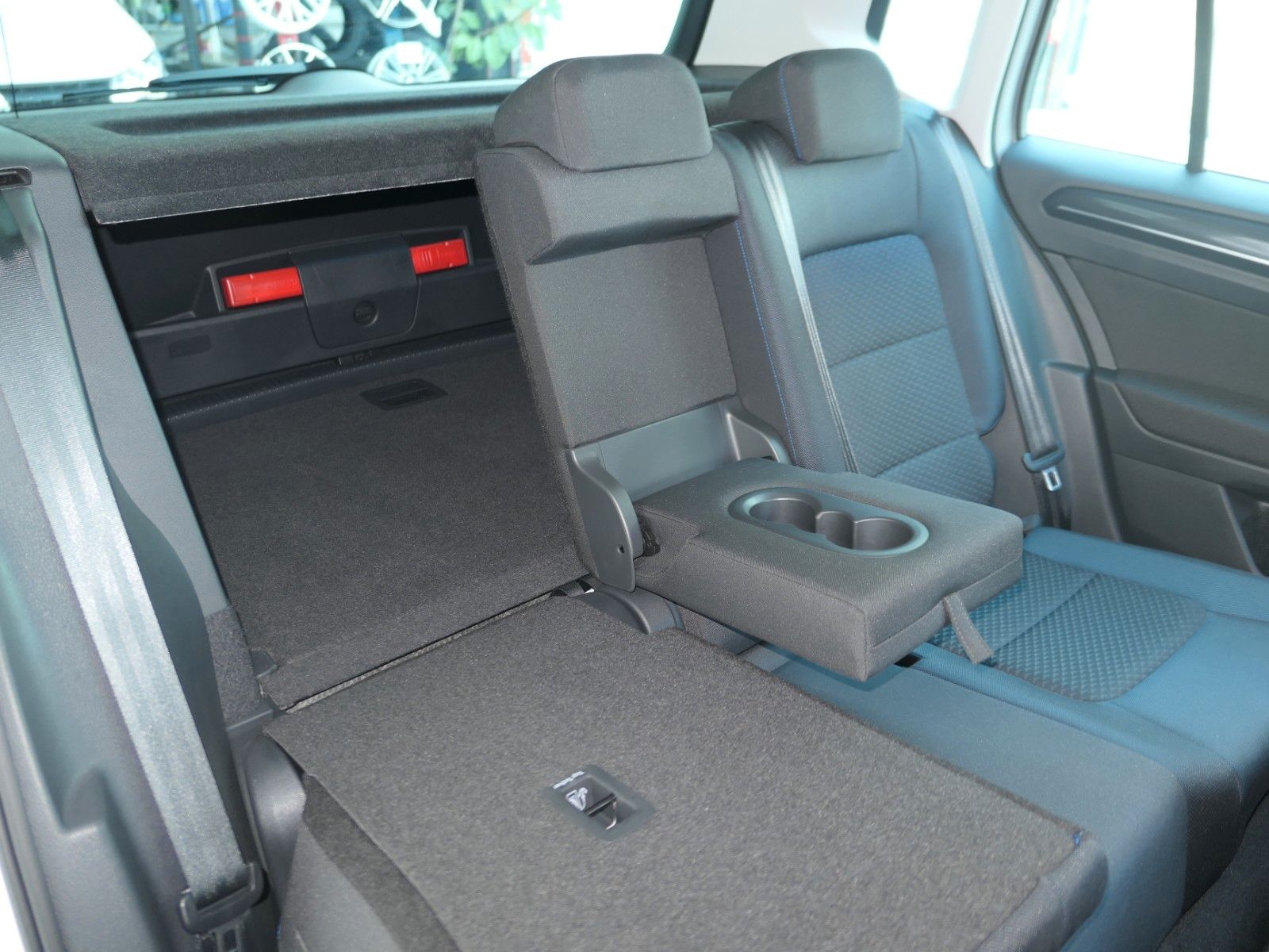 Fahrzeugabbildung Volkswagen Golf Sportsvan VII TSI*NAVI*APPCon*LM*SHZ*HU neu