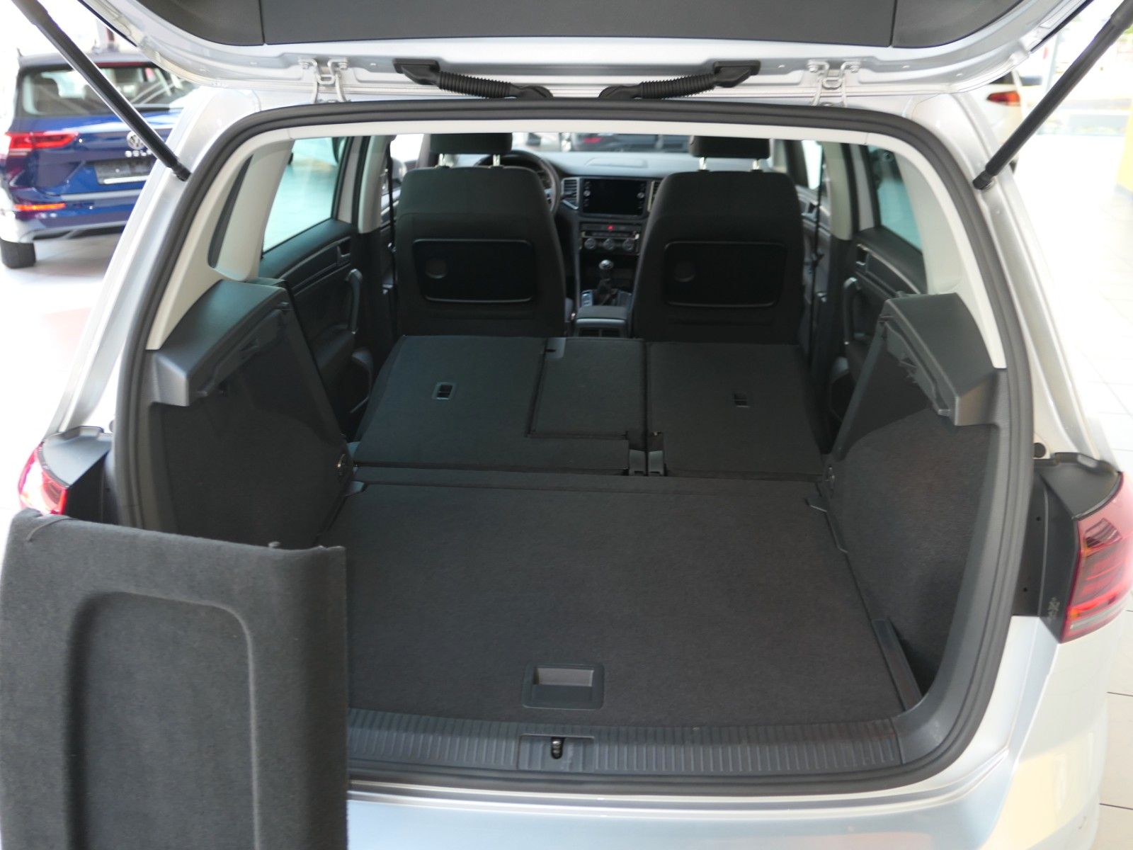 Fahrzeugabbildung Volkswagen Golf Sportsvan VII TSI*NAVI*APPCon*LM*SHZ*HU neu
