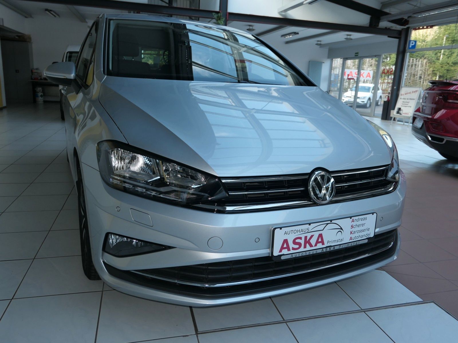 Fahrzeugabbildung Volkswagen Golf Sportsvan VII TSI*NAVI*APPCon*LM*SHZ*HU neu