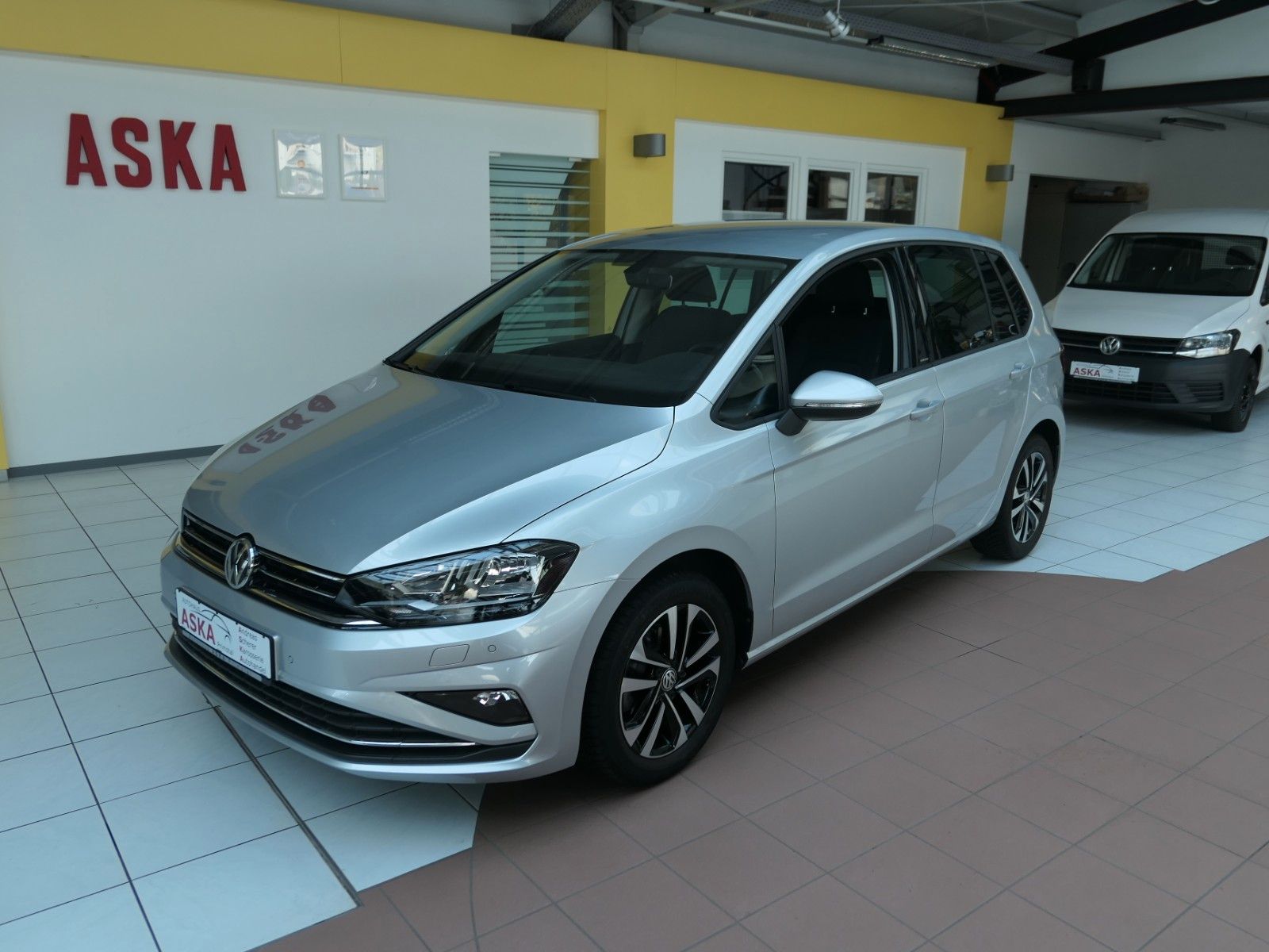 Fahrzeugabbildung Volkswagen Golf Sportsvan VII TSI*NAVI*APPCon*LM*SHZ*HU neu
