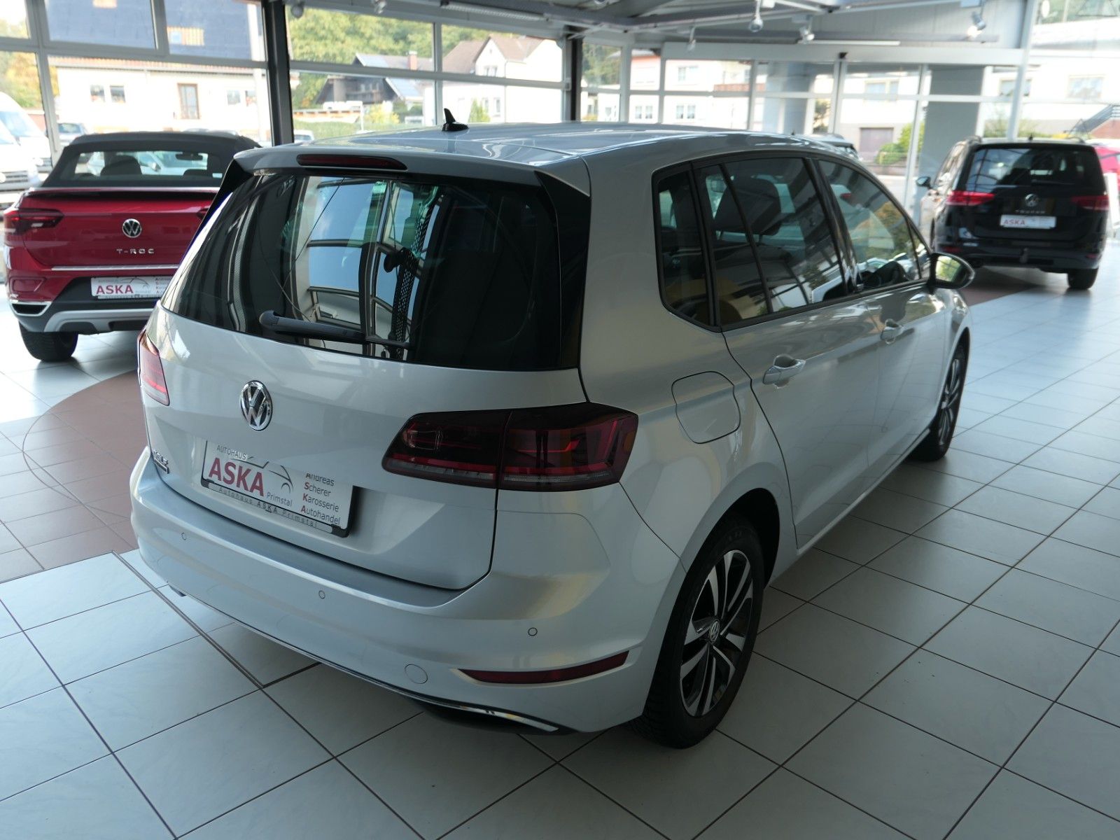 Fahrzeugabbildung Volkswagen Golf Sportsvan VII TSI*NAVI*APPCon*LM*SHZ*HU neu