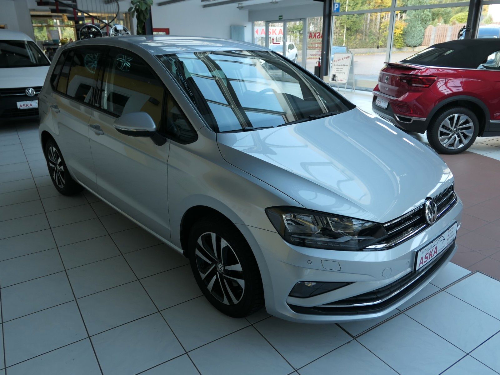 Fahrzeugabbildung Volkswagen Golf Sportsvan VII TSI*NAVI*APPCon*LM*SHZ*HU neu