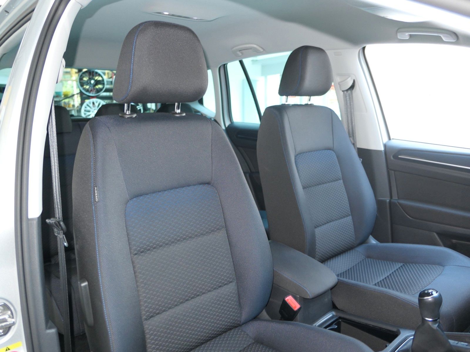 Fahrzeugabbildung Volkswagen Golf Sportsvan VII TSI*NAVI*APPCon*LM*SHZ*HU neu