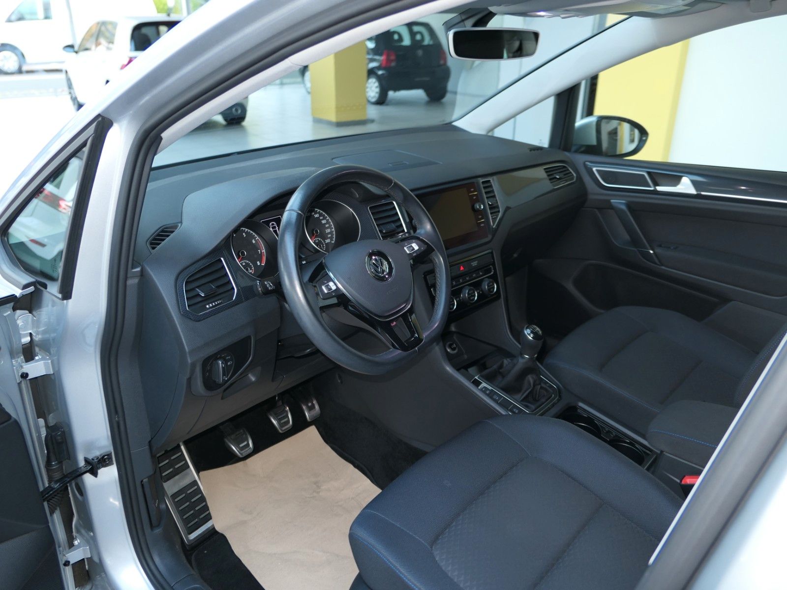 Fahrzeugabbildung Volkswagen Golf Sportsvan VII TSI*NAVI*APPCon*LM*SHZ*HU neu