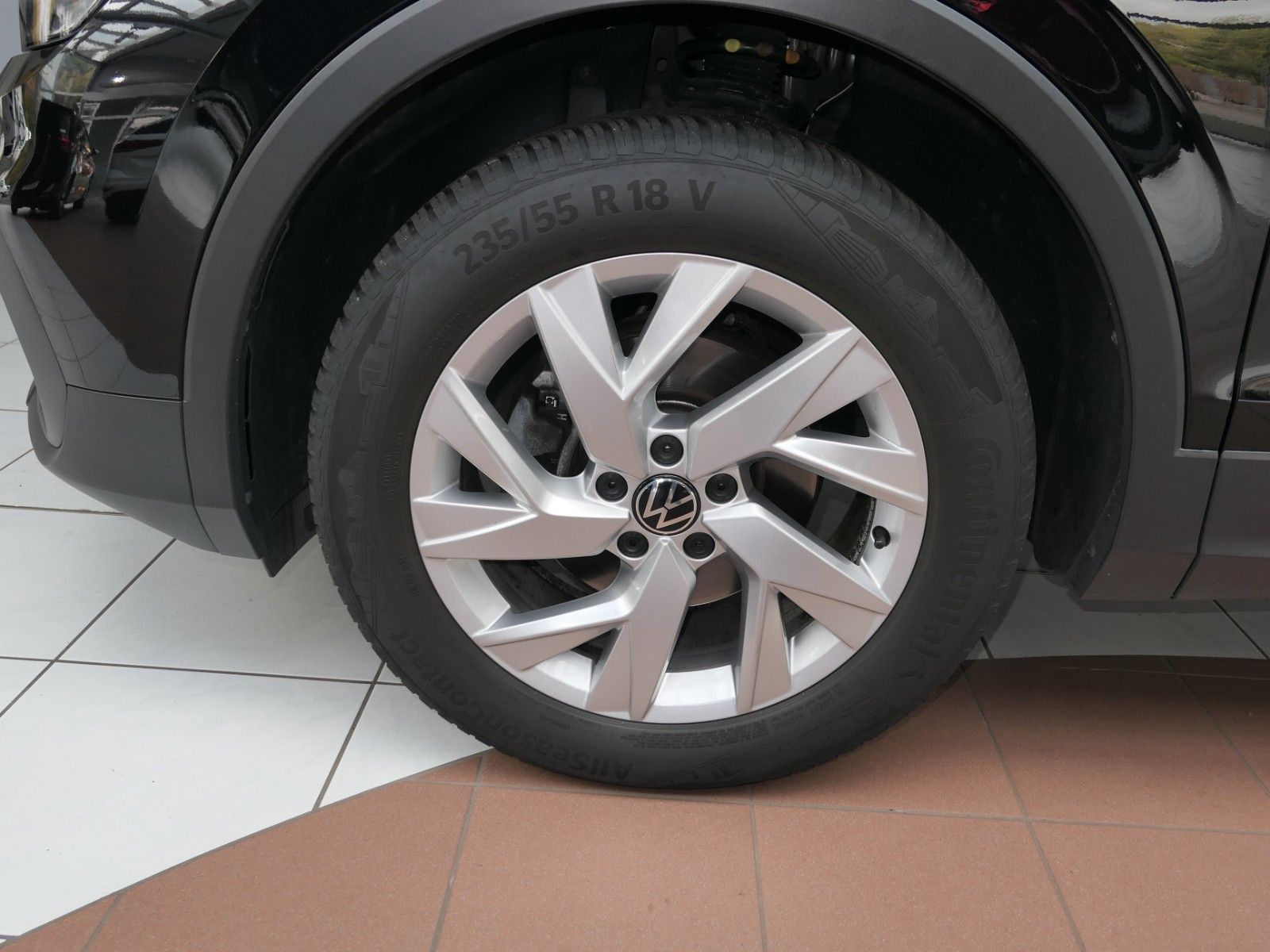 Fahrzeugabbildung Volkswagen Tiguan 2,0 TDI DSG 4Motion "Life"