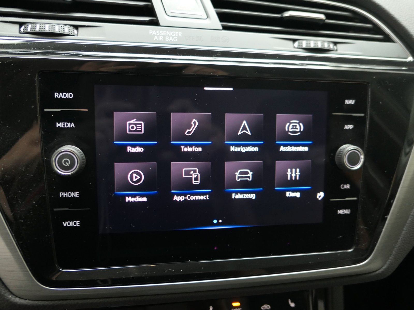 Fahrzeugabbildung Volkswagen Touran 1.5 TSI Navi*PDC*ACC*LM*uvm