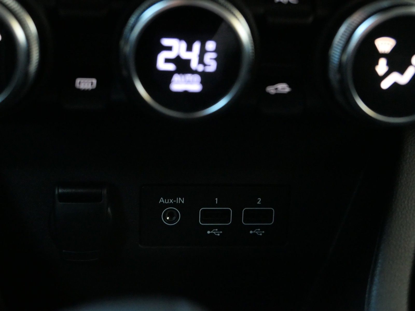 Fahrzeugabbildung Renault Clio V Zen *Automatik*Navi*SHZ*LM* wie neu