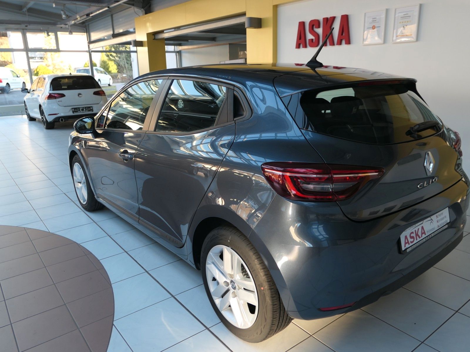 Fahrzeugabbildung Renault Clio V Zen *Automatik*Navi*SHZ*LM* wie neu