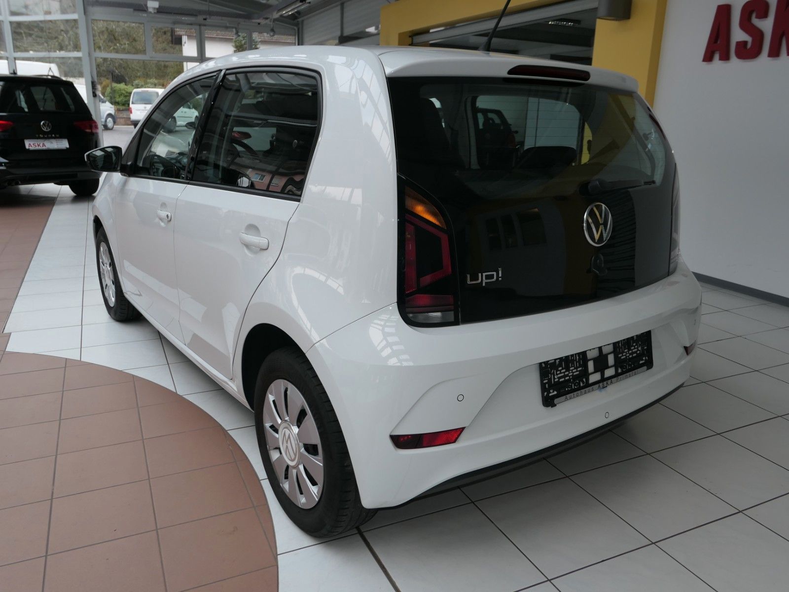 Fahrzeugabbildung Volkswagen up! move up RFK*4Türen*Bluetooth*Klima*Tempomat