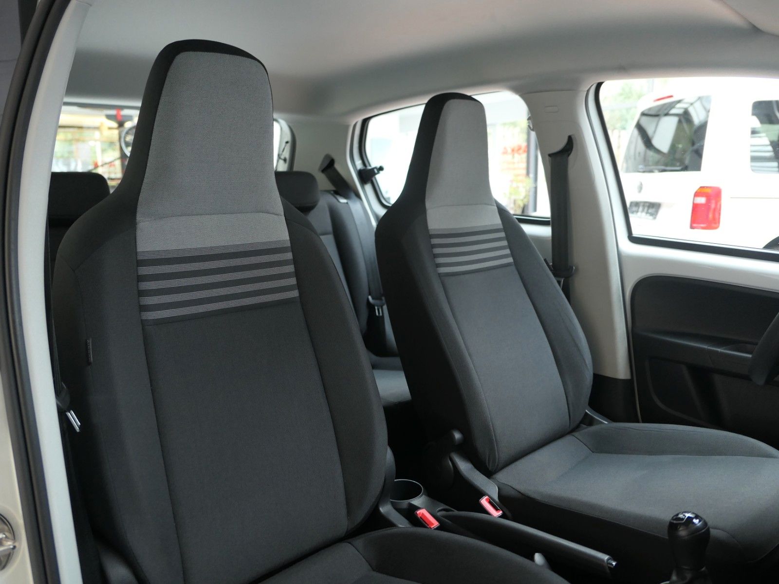 Fahrzeugabbildung Volkswagen up! move up RFK*4Türen*Bluetooth*Klima*Tempomat