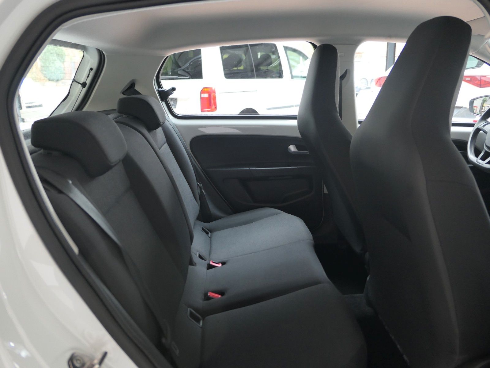 Fahrzeugabbildung Volkswagen up! move up RFK*4Türen*Bluetooth*Klima*Tempomat