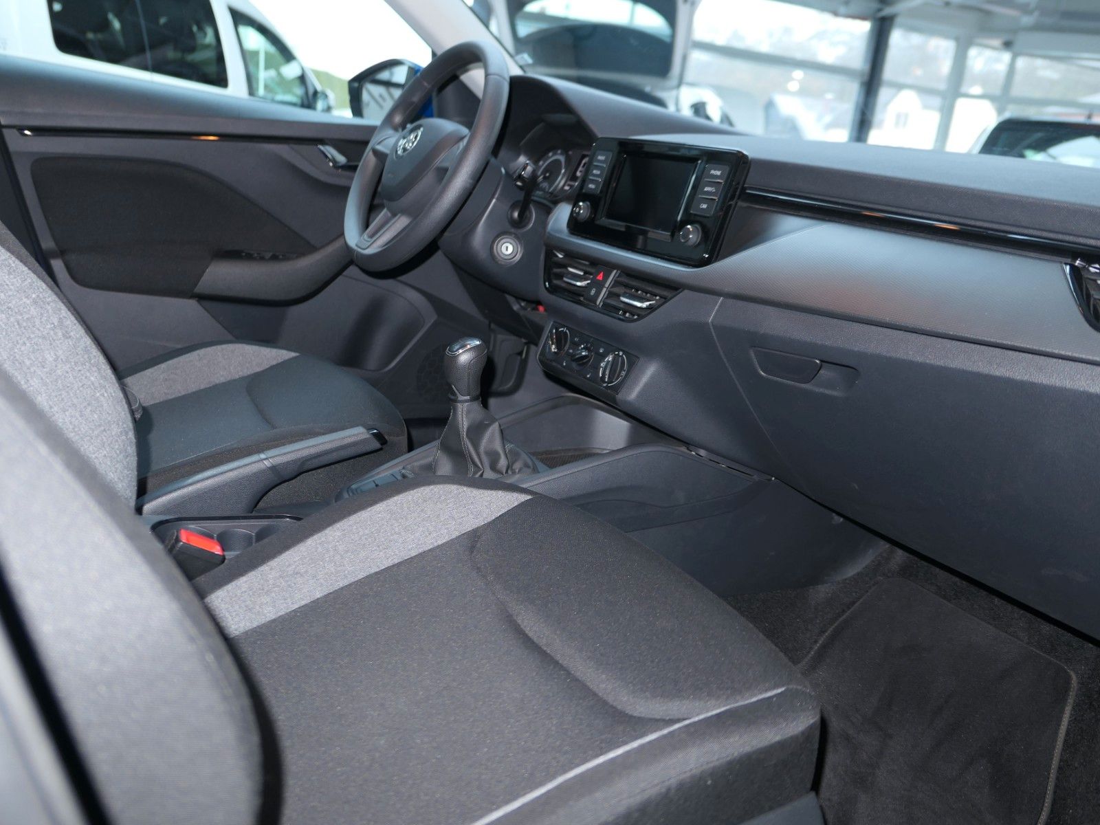 Fahrzeugabbildung SKODA Scala TSI*SmartLink*PDC*SHZ*Bluetooth*Kombi-Lim.