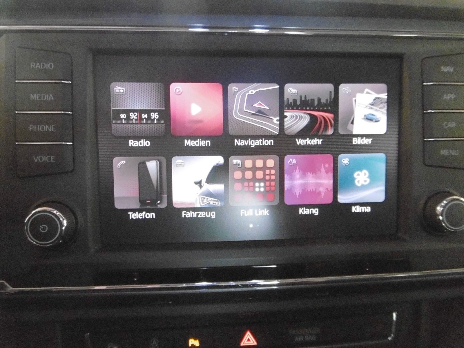 Fahrzeugabbildung SEAT Ateca Style *LM*Navi*Parkassist*Rückfahrkam.