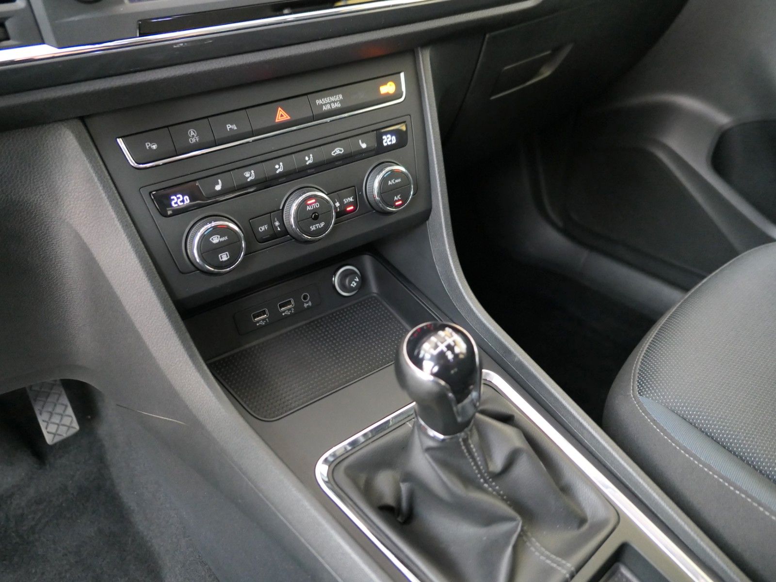 Fahrzeugabbildung SEAT Ateca Style *LM*Navi*Parkassist*Rückfahrkam.