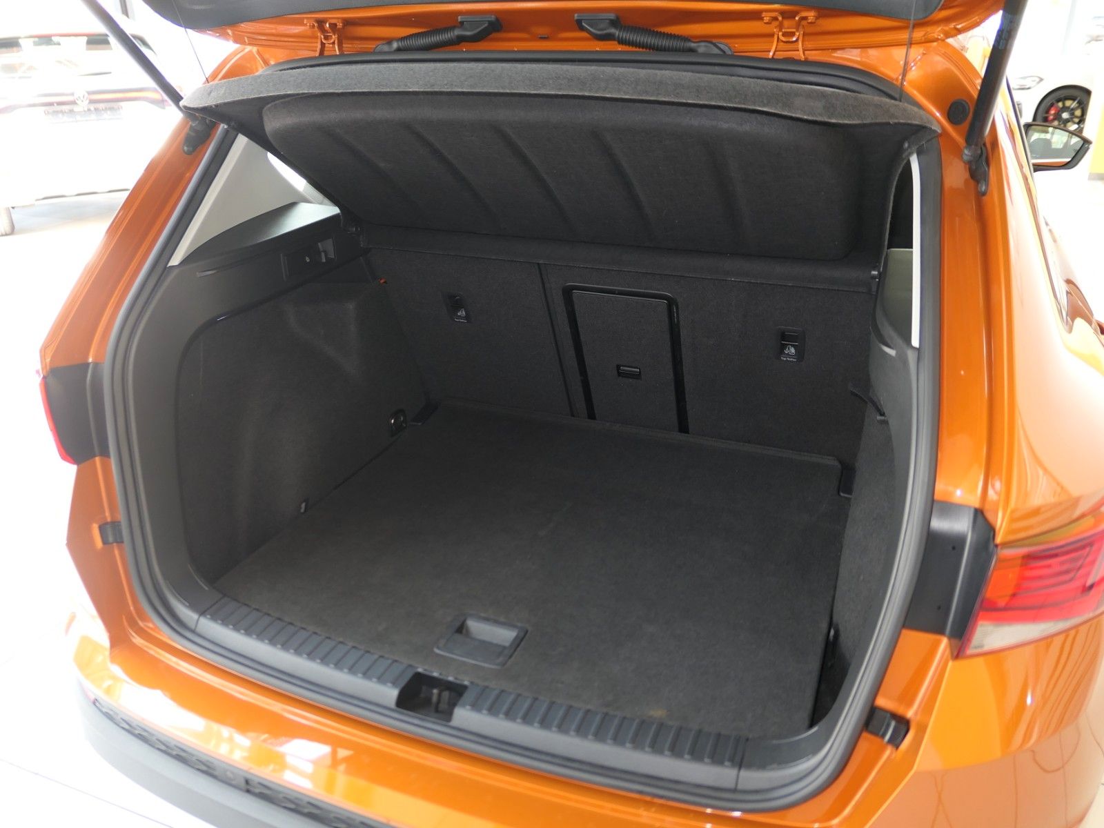 Fahrzeugabbildung SEAT Ateca Style *LM*Navi*Parkassist*Rückfahrkam.