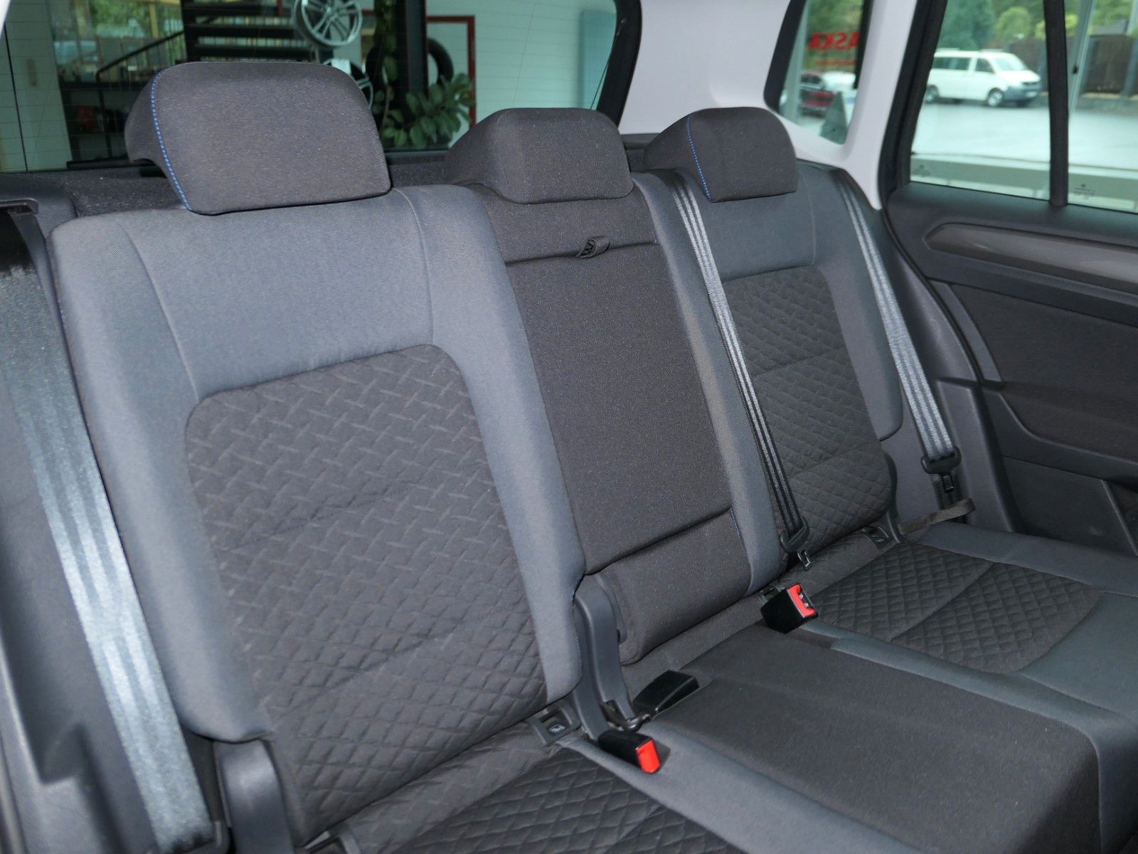 Fahrzeugabbildung Volkswagen Golf 7 Sportsvan  LM*DSG*NAVI+AppConnect*