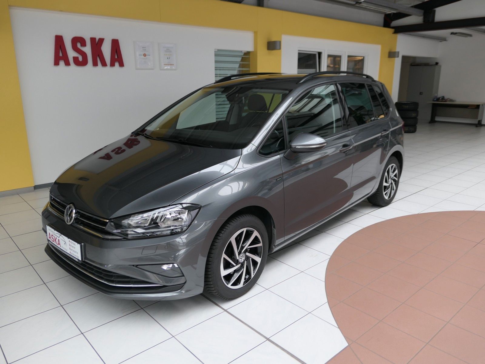 Fahrzeugabbildung Volkswagen Golf 7 Sportsvan  LM*DSG*NAVI+AppConnect*