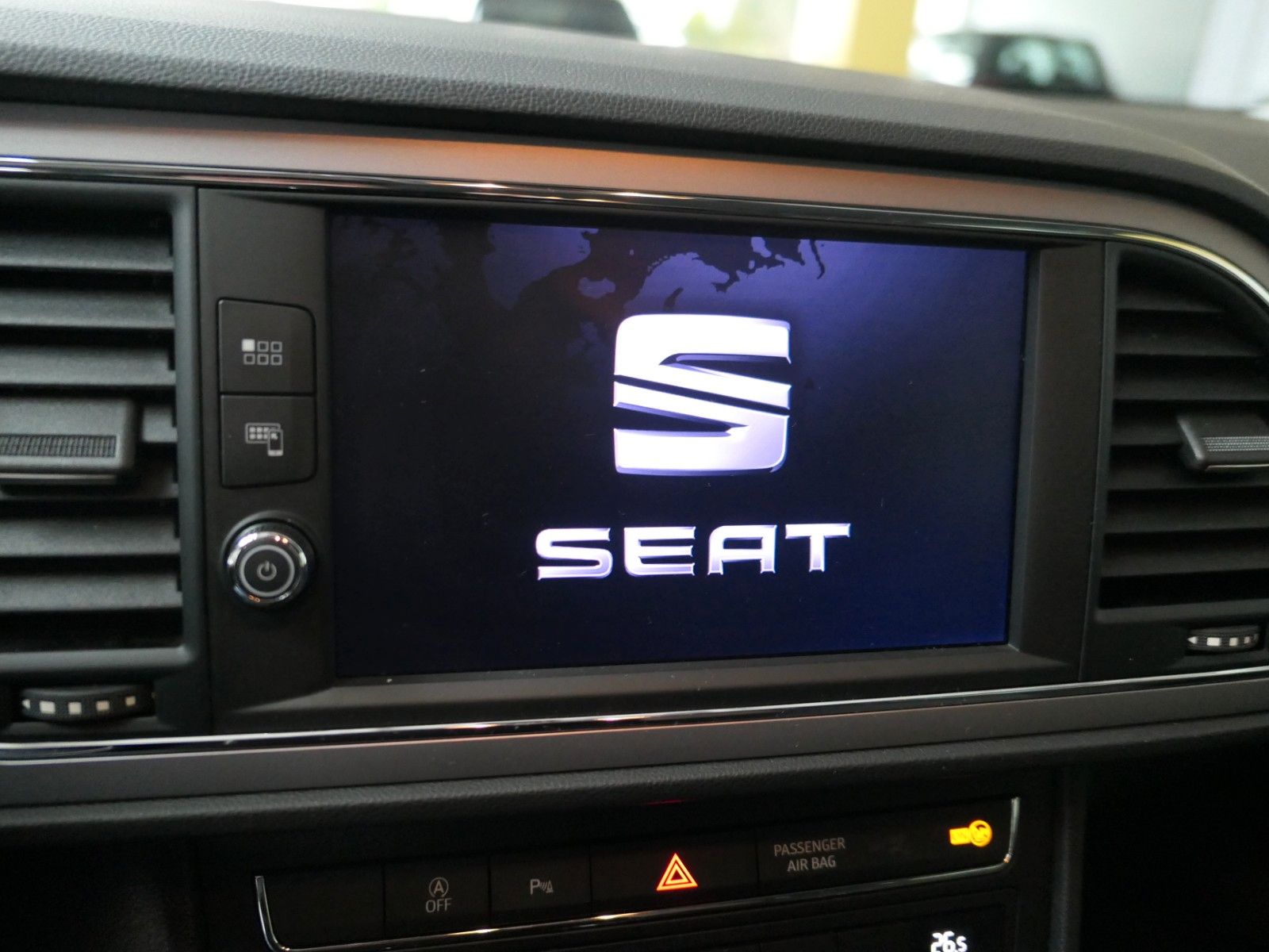 Fahrzeugabbildung SEAT Leon Navi*PDC*LM*DAB*GRA*Sportlenkrad