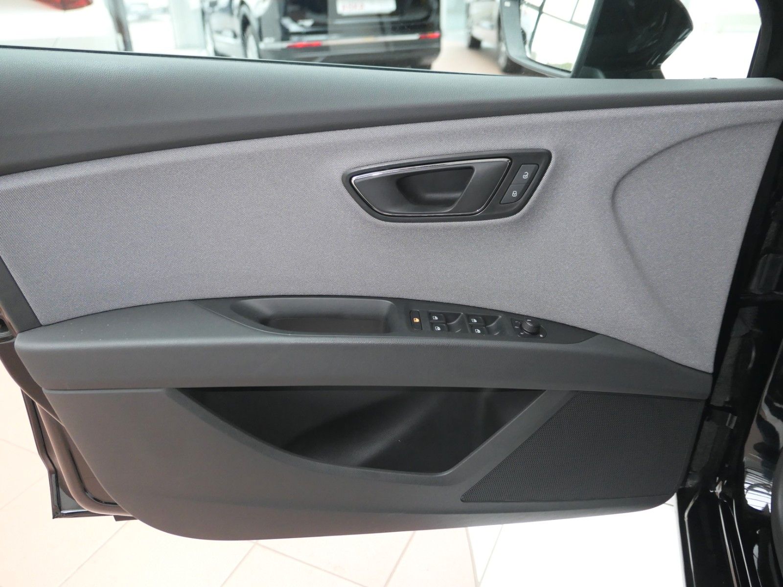 Fahrzeugabbildung SEAT Leon Navi*PDC*LM*DAB*GRA*Sportlenkrad