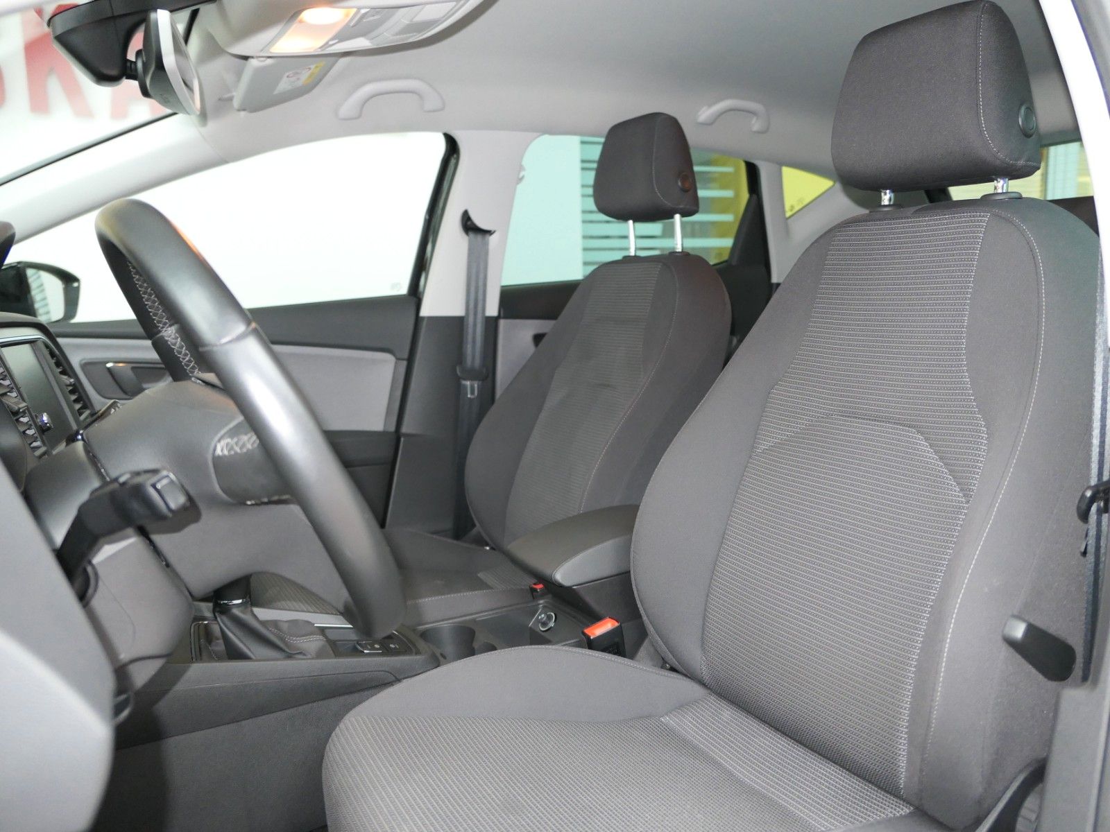 Fahrzeugabbildung SEAT Leon Navi*PDC*LM*DAB*GRA*Sportlenkrad