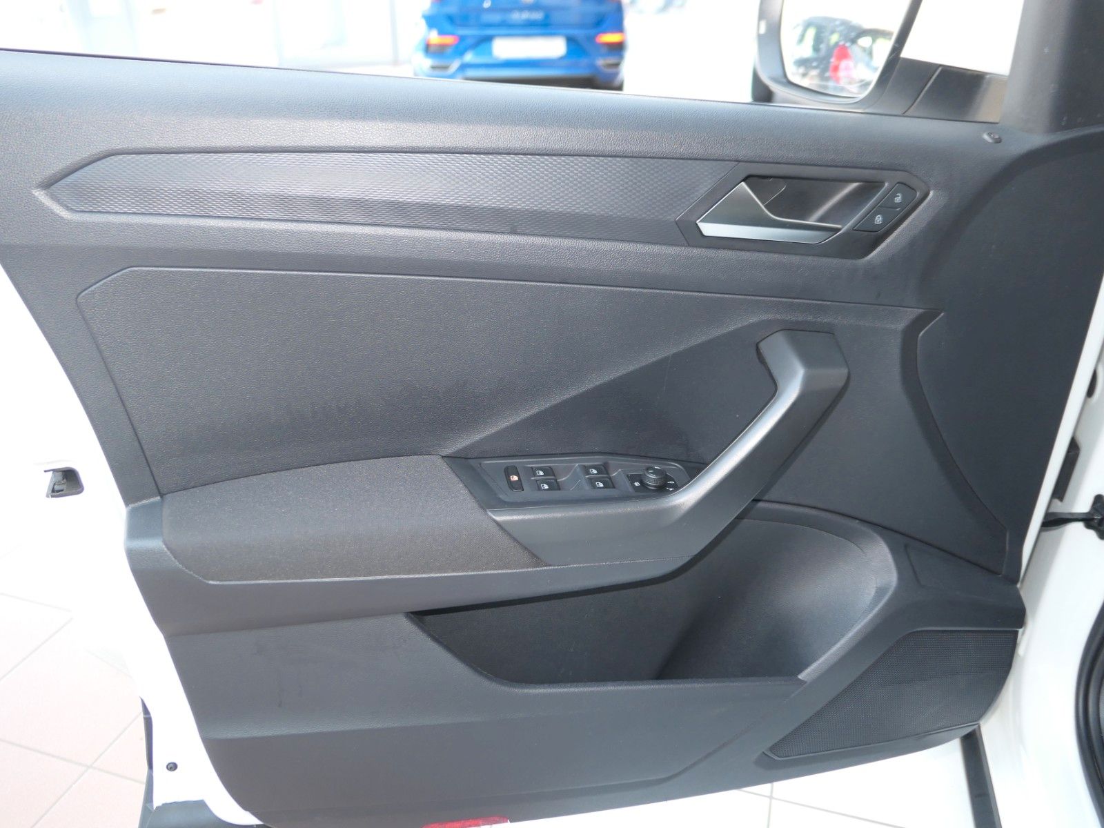 Fahrzeugabbildung Volkswagen T-Roc *Navi*+AppConnect*LM*ACC*Verkehrzeichenerk