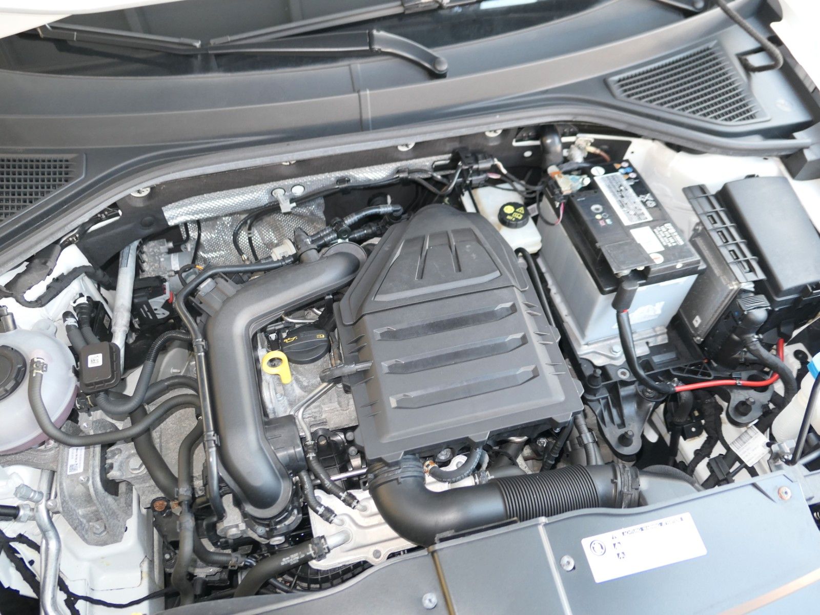 Fahrzeugabbildung Volkswagen T-Roc *Navi*+AppConnect*LM*ACC*Verkehrzeichenerk