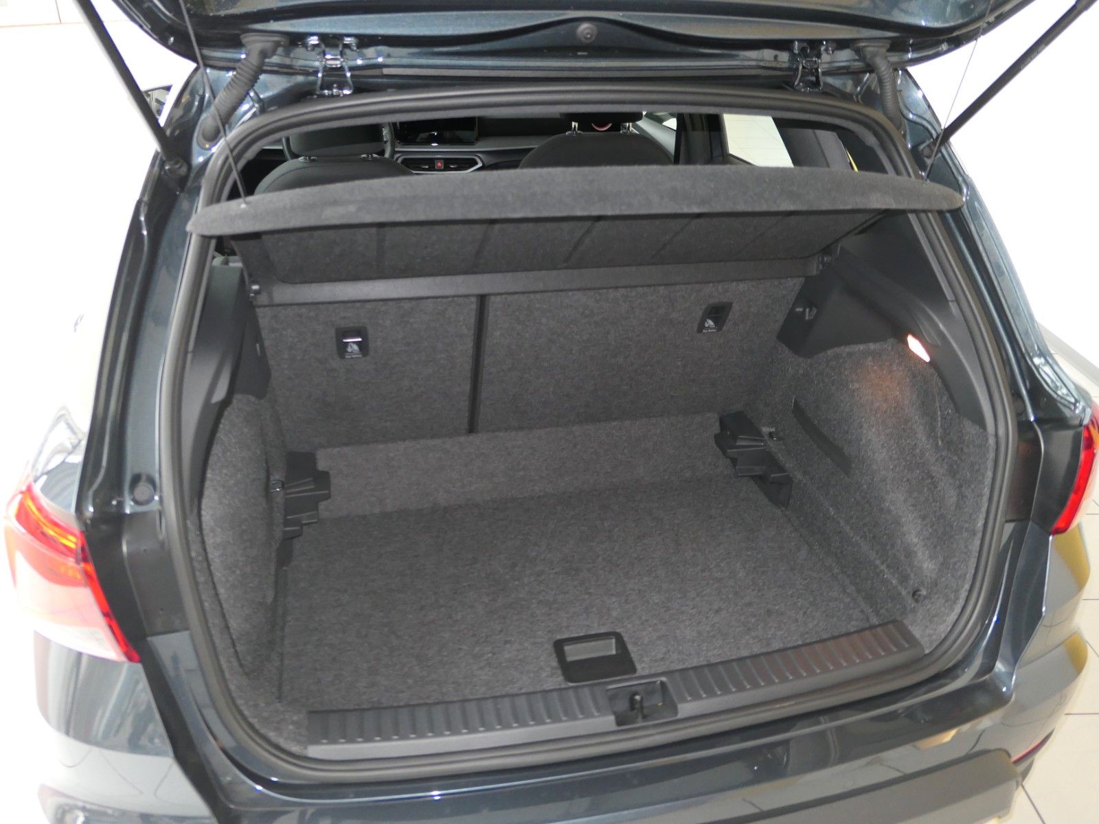 Fahrzeugabbildung SEAT Arona FR Anniversary Edition DSG*Navi* wie neu