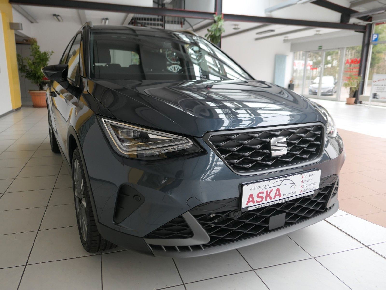 Fahrzeugabbildung SEAT Arona FR Anniversary Edition DSG*Navi* wie neu