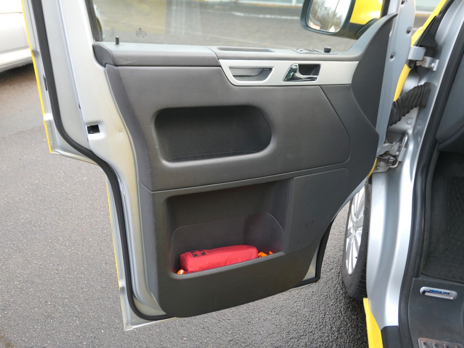 Fahrzeugabbildung Volkswagen T5 Multivan 2.0 TDI 4Motion DSG AHK kl.Innenausb