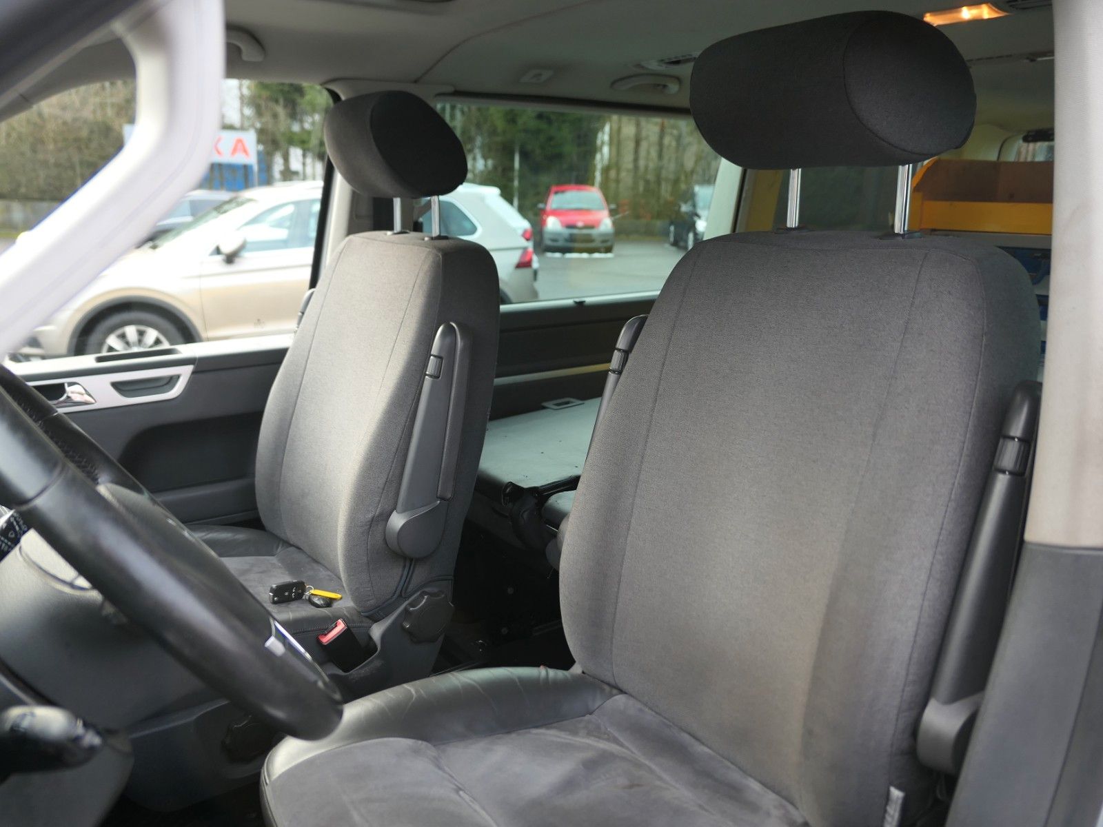 Fahrzeugabbildung Volkswagen T5 Multivan 2.0 TDI 4Motion DSG AHK kl.Innenausb