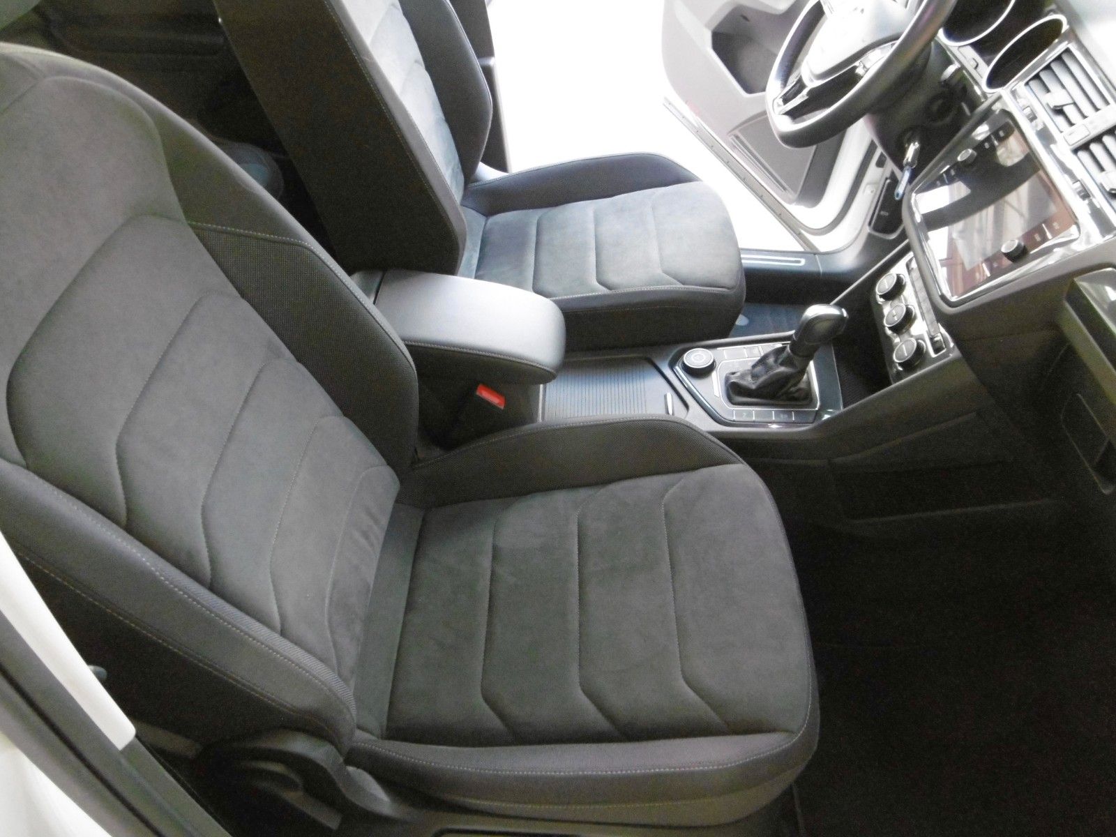 Fahrzeugabbildung Volkswagen Tiguan Highline 2.0 TSI DSG 4Motoin Allrad