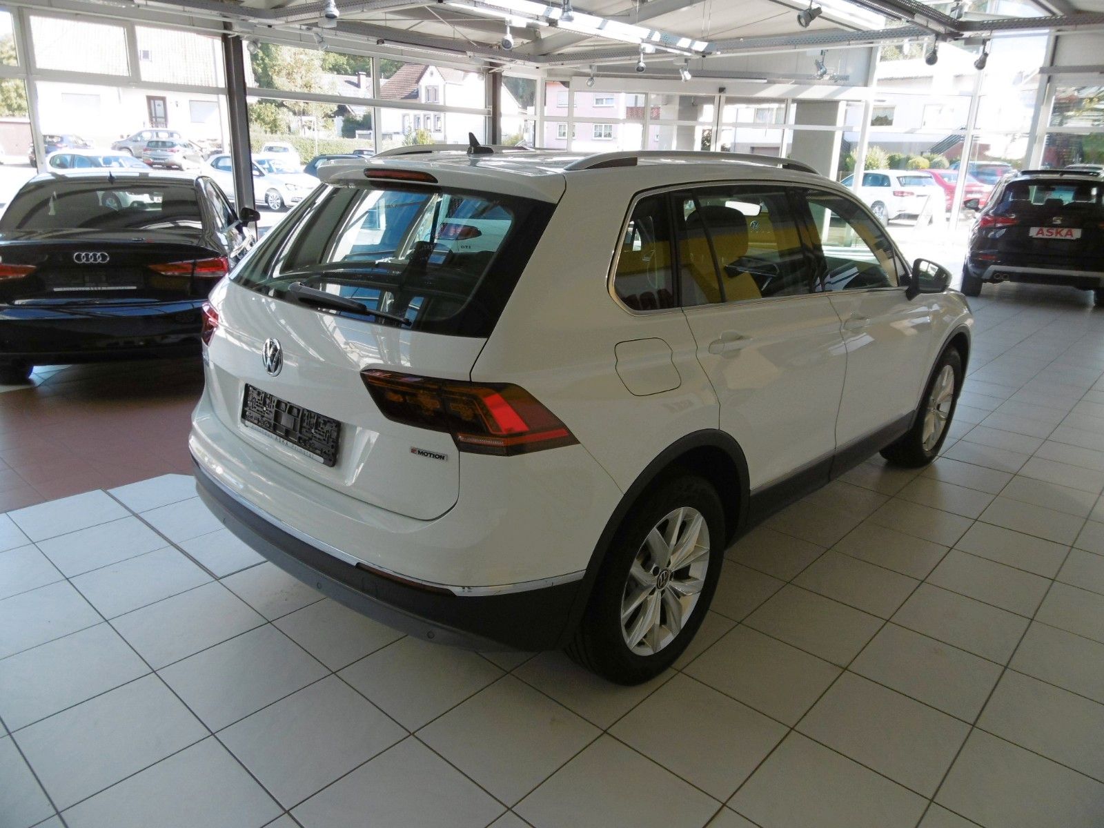 Fahrzeugabbildung Volkswagen Tiguan Highline 2.0 TSI DSG 4Motoin Allrad