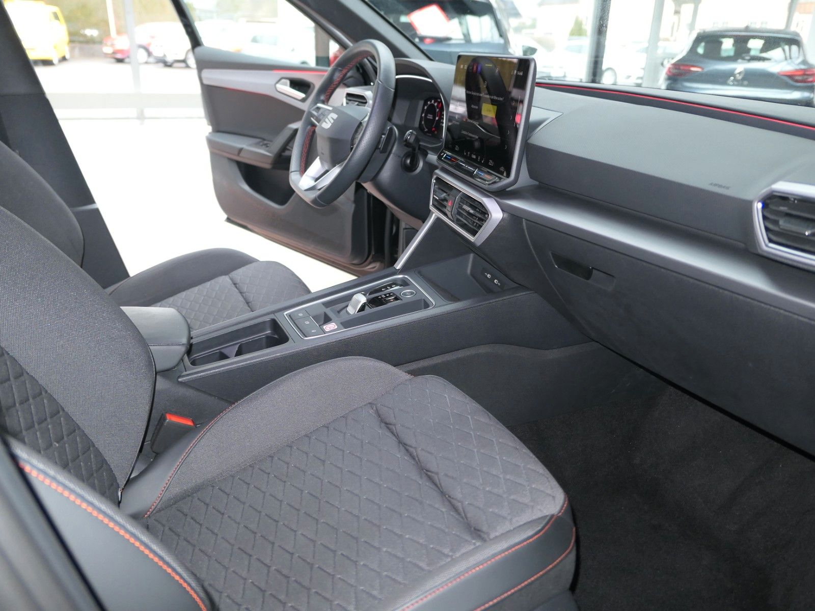 Fahrzeugabbildung SEAT Leon FR 1.5 eTSI*LM*DSG*ACC*RFK*NAVI*FullLink*