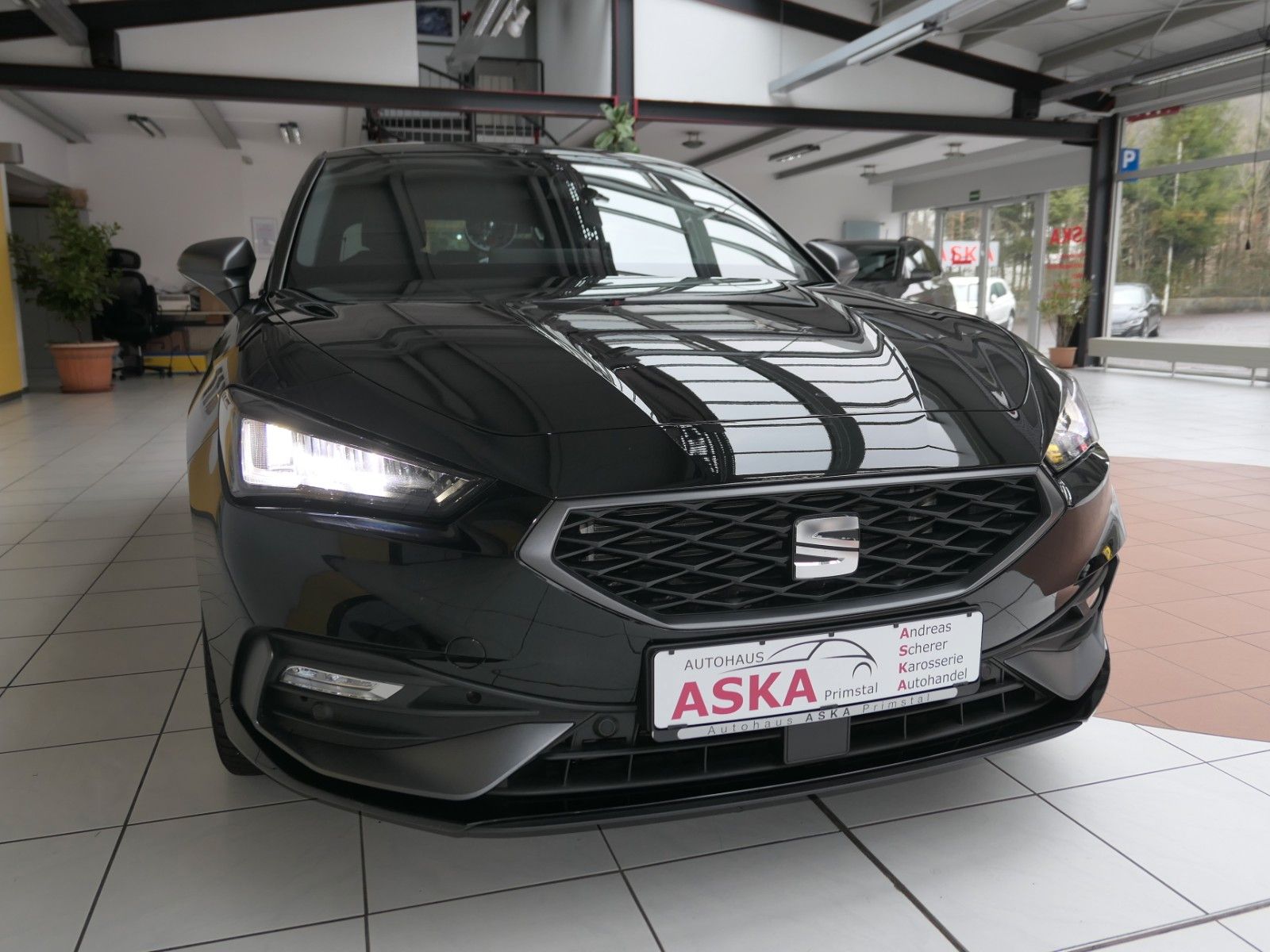 Fahrzeugabbildung SEAT Leon FR 1.5 eTSI*LM*DSG*ACC*RFK*NAVI*FullLink*