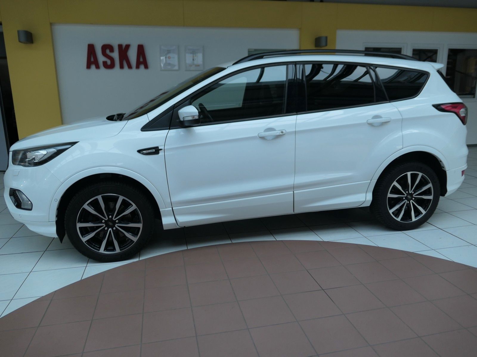 Ford Kuga ST-Line*4x4*Autom.*LM*NAVI*AHK*RFK*el Heckk