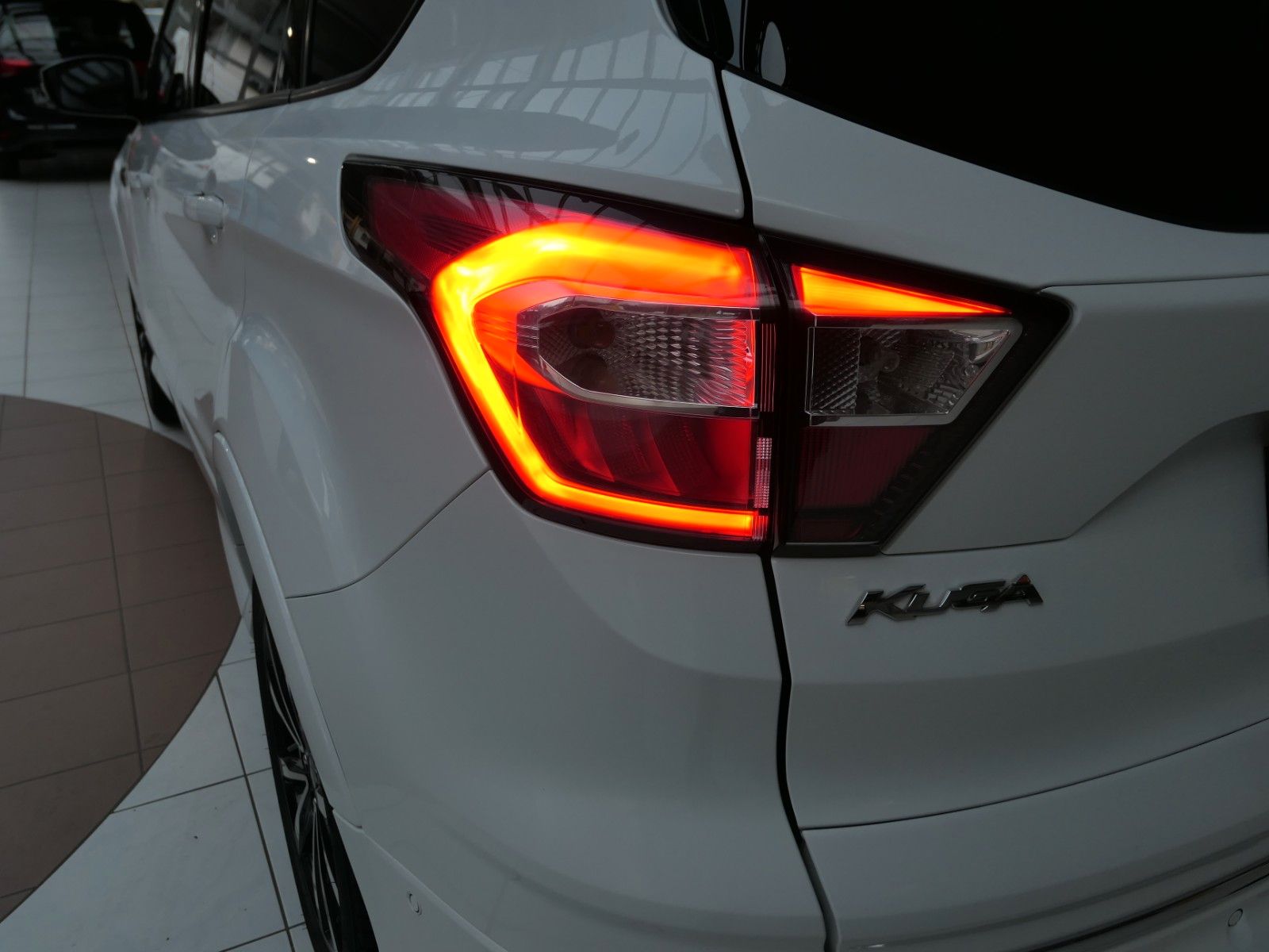 Fahrzeugabbildung Ford Kuga ST-Line*4x4*Autom.*LM*NAVI*AHK*RFK*el Heckk