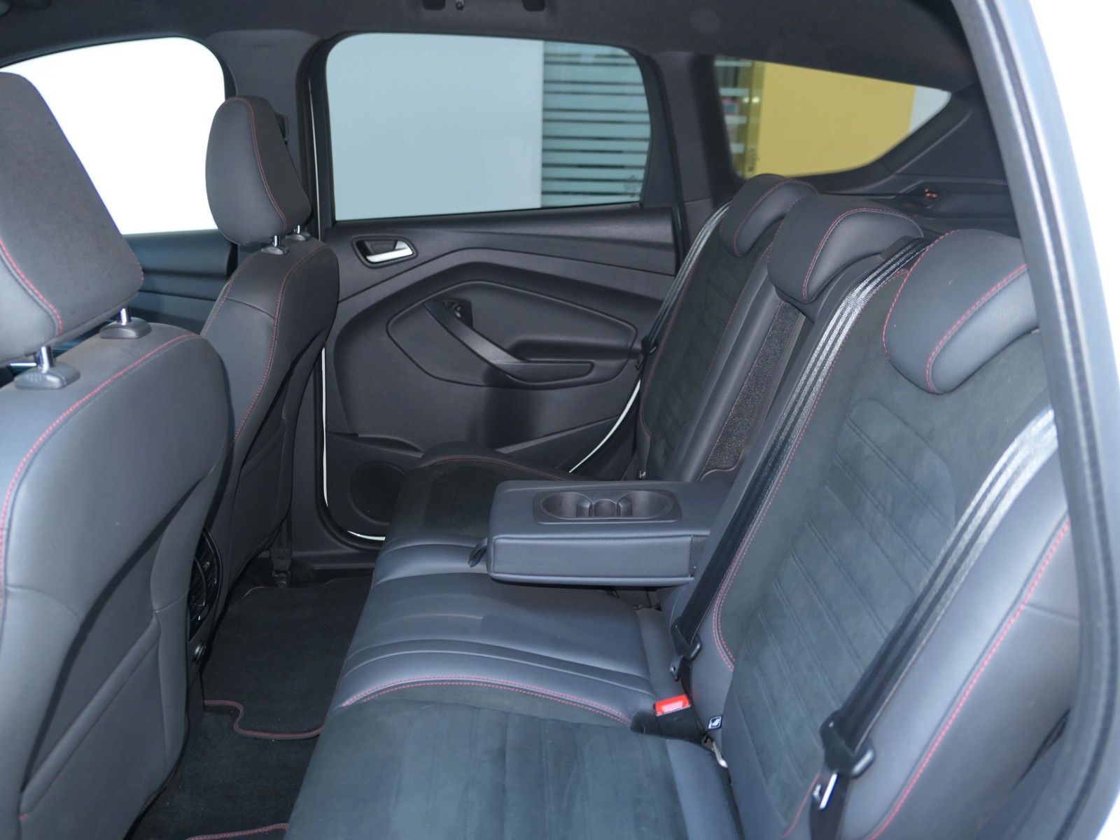 Fahrzeugabbildung Ford Kuga ST-Line*4x4*Autom.*LM*NAVI*AHK*RFK*el Heckk