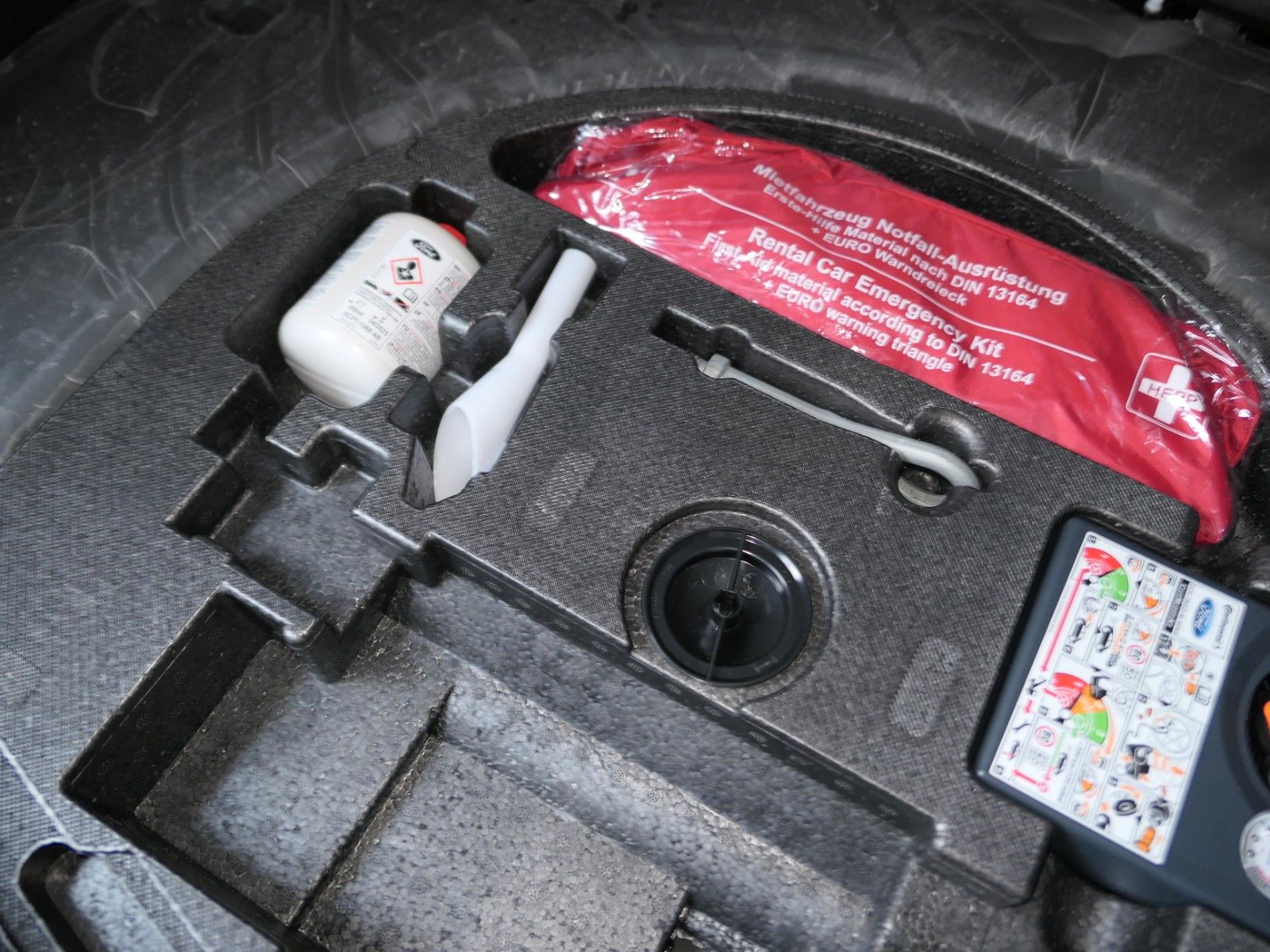 Fahrzeugabbildung Ford Kuga ST-Line*4x4*Autom.*LM*NAVI*AHK*RFK*el Heckk