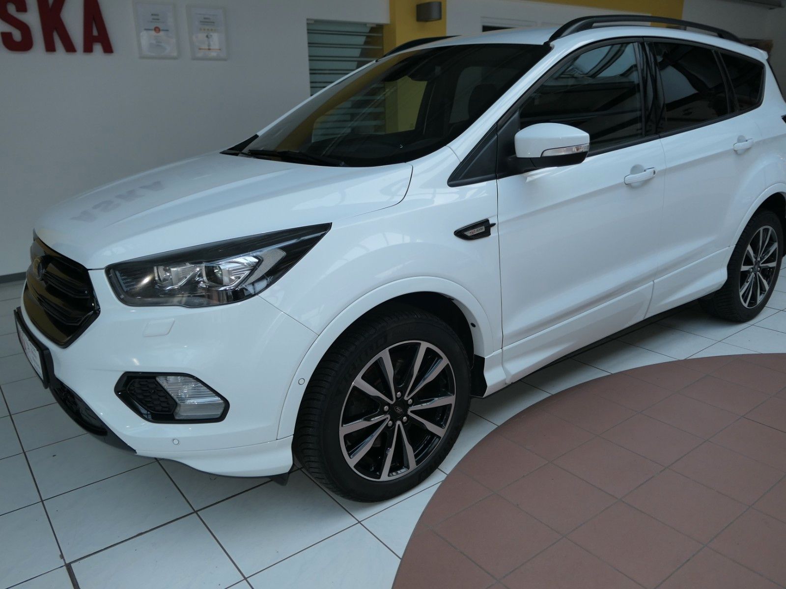 Fahrzeugabbildung Ford Kuga ST-Line*4x4*Autom.*LM*NAVI*AHK*RFK*el Heckk