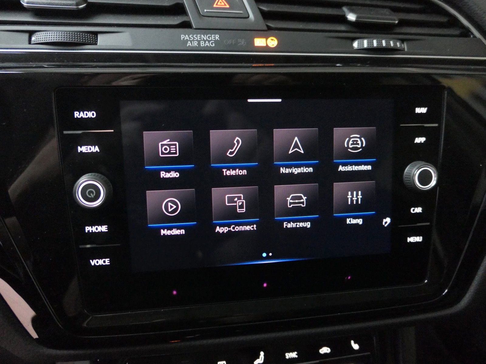 Fahrzeugabbildung Volkswagen Touran Highline*R-Line-Pak*DSG*NAVI*AHK*Panorama