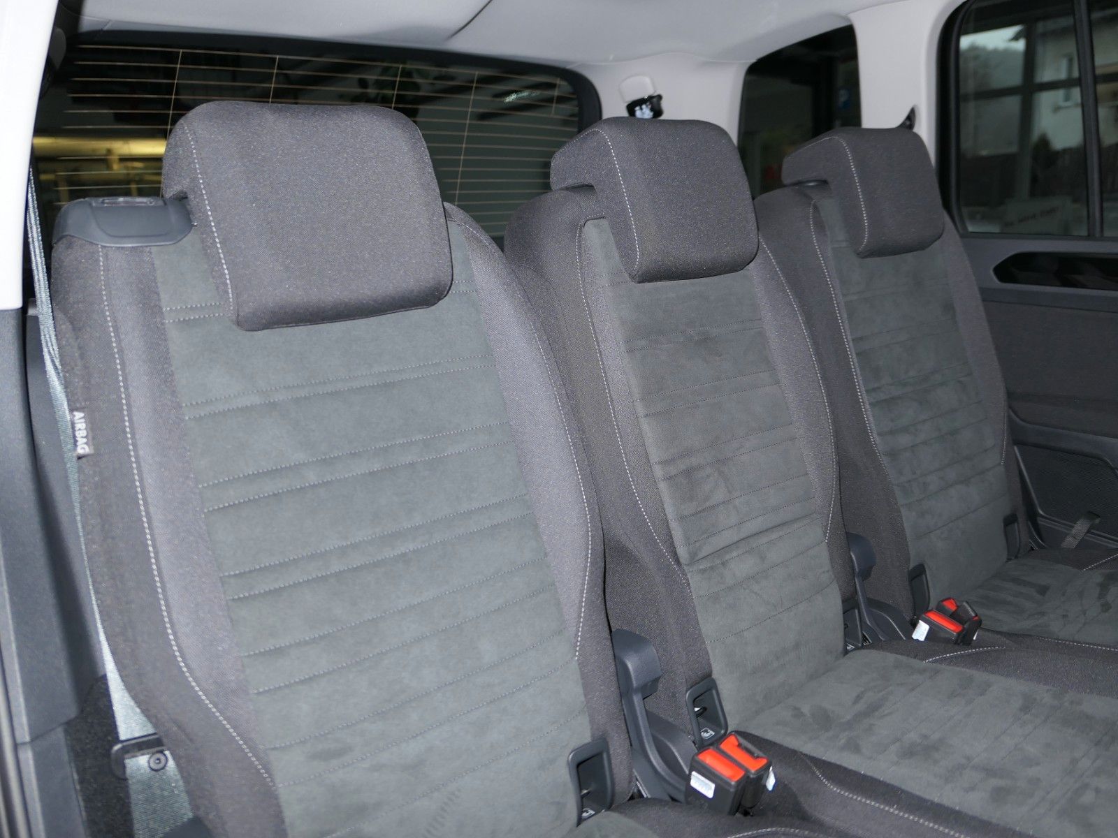 Fahrzeugabbildung Volkswagen Touran Highline*R-Line-Pak*DSG*NAVI*AHK*Panorama