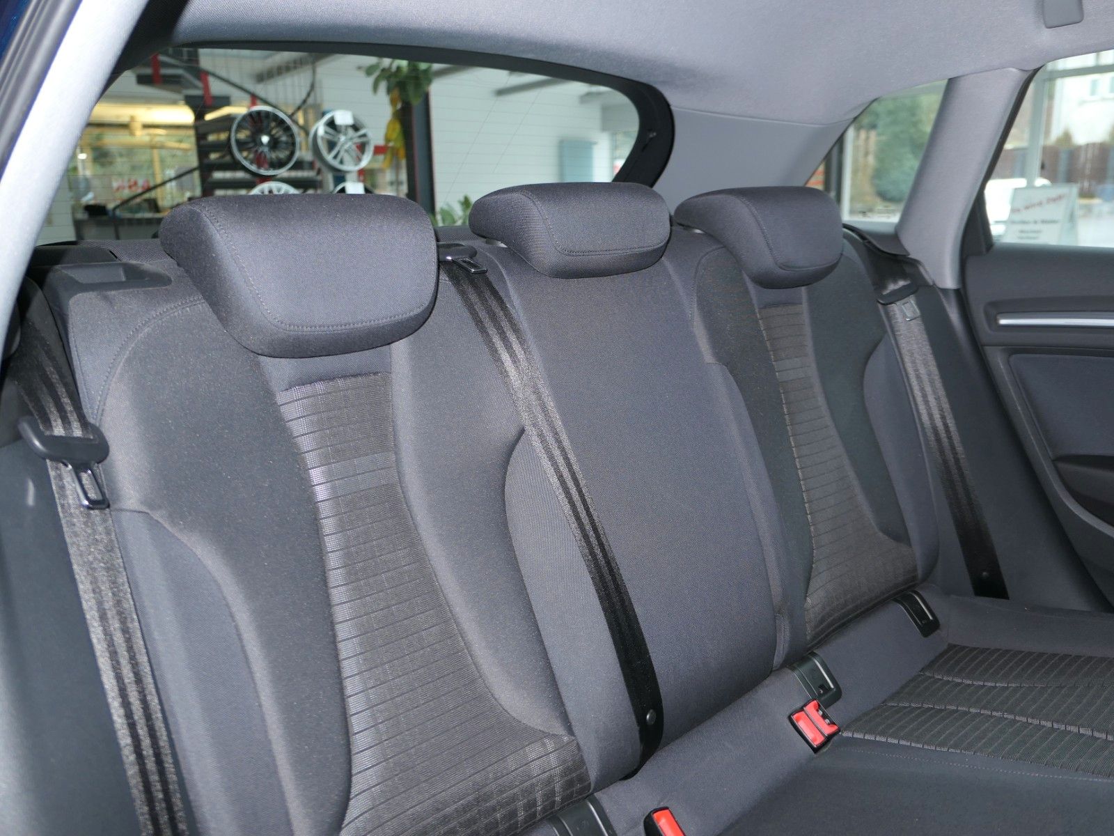 Fahrzeugabbildung Audi A3 Sportback TFSI sport*LM*PDC*NAVI*Xenon*´TOP